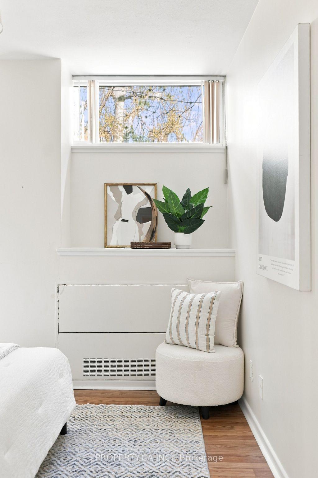 60 Montclair Avenue 202, Toronto Unit: 202