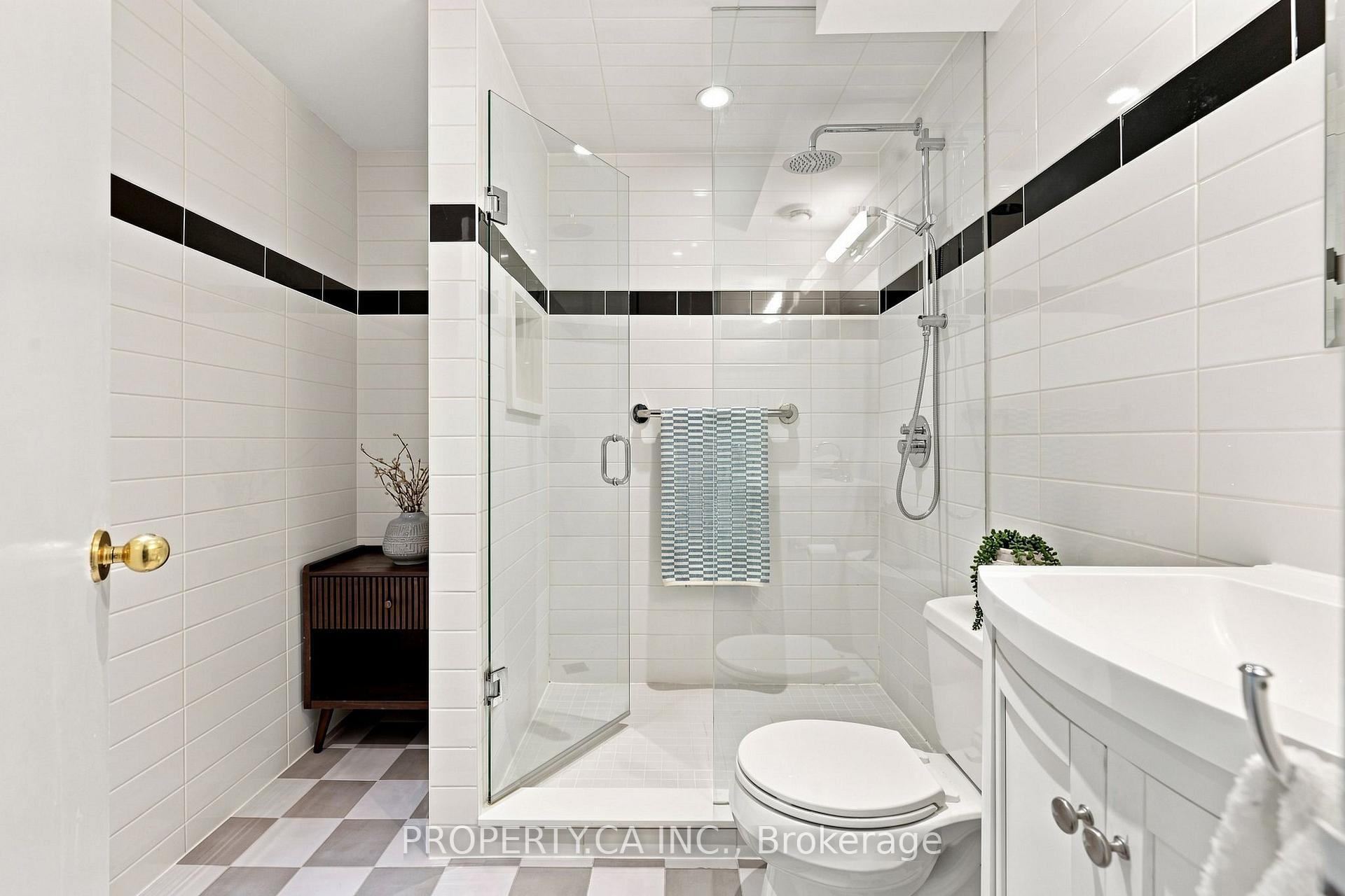 60 Montclair Avenue 202, Toronto Unit: 202