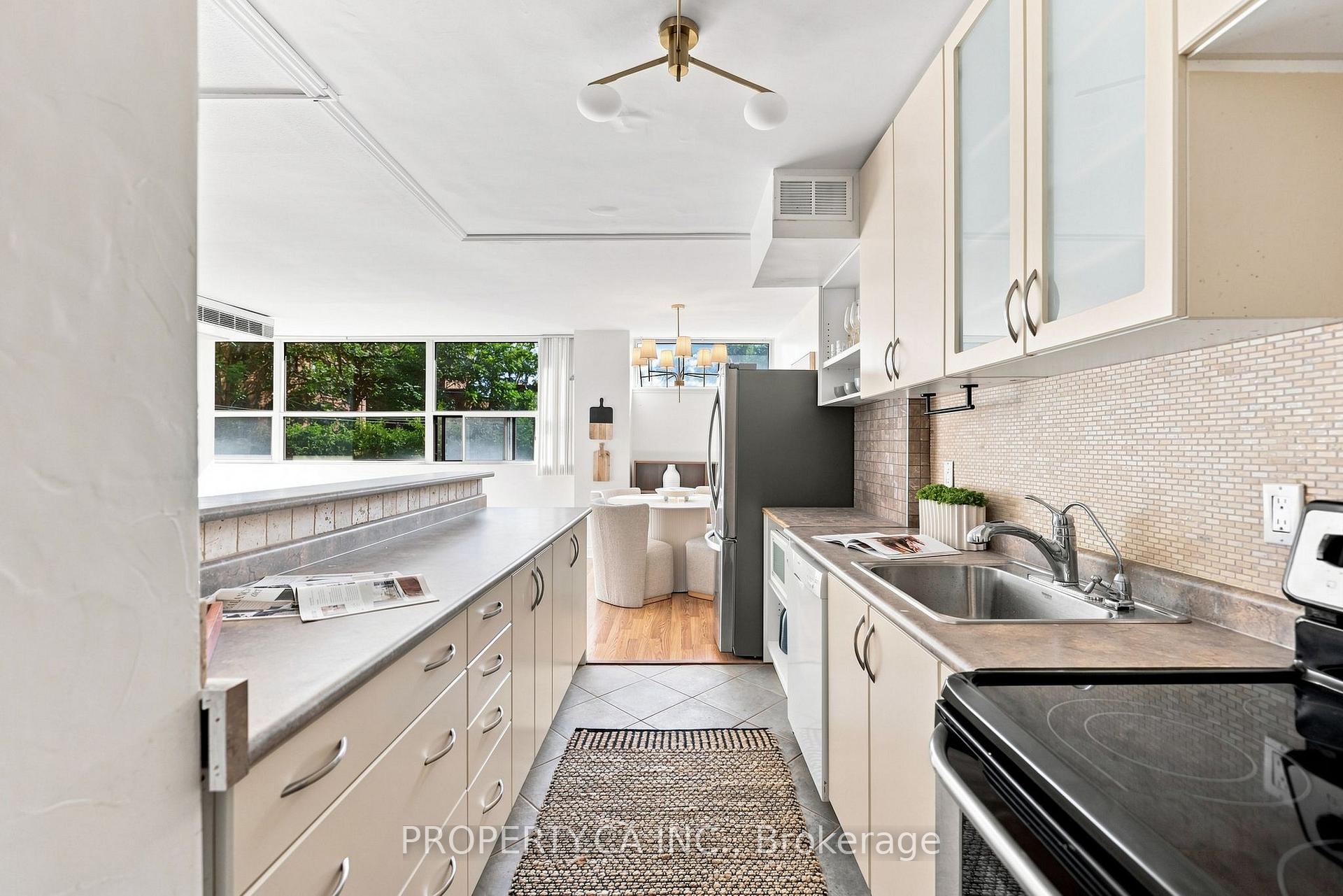 60 Montclair Avenue 202, Toronto Unit: 202