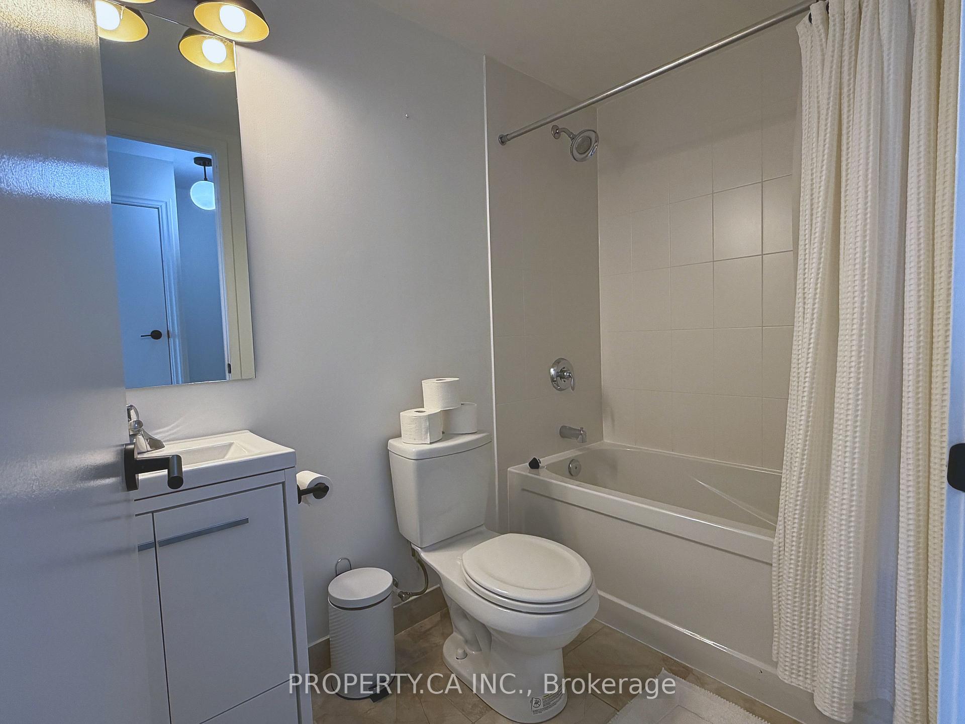 14 York Street 2308, Toronto Unit: 2308