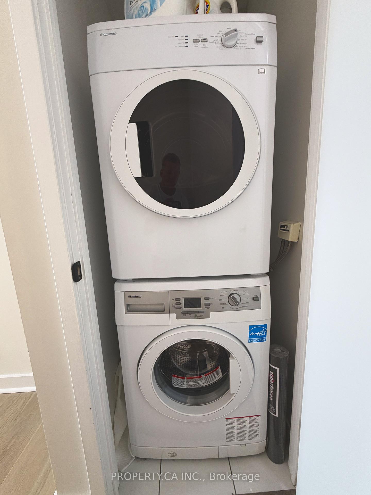 14 York Street 2308, Toronto Unit: 2308