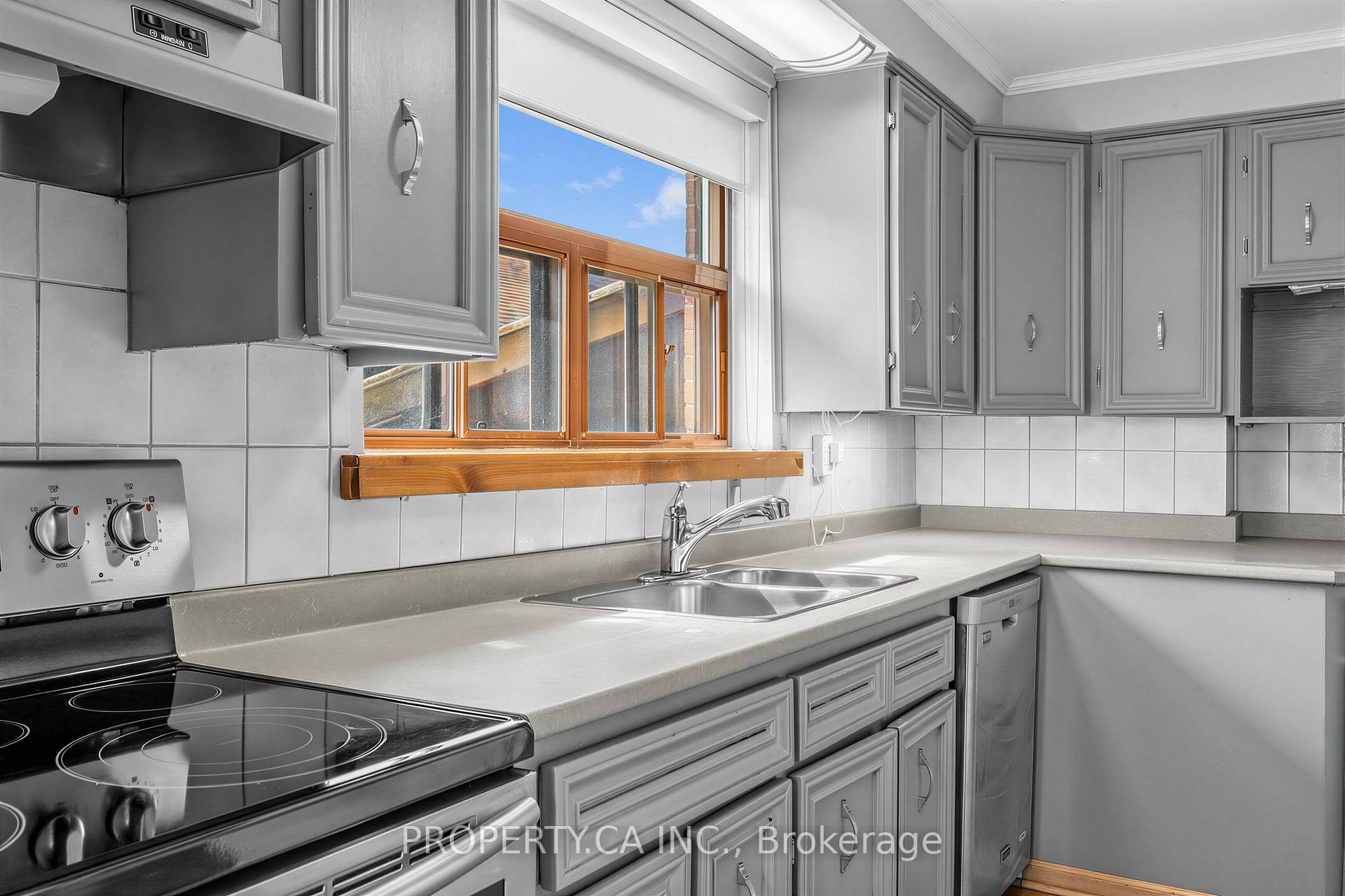 48 Santa Barbara Road, Toronto