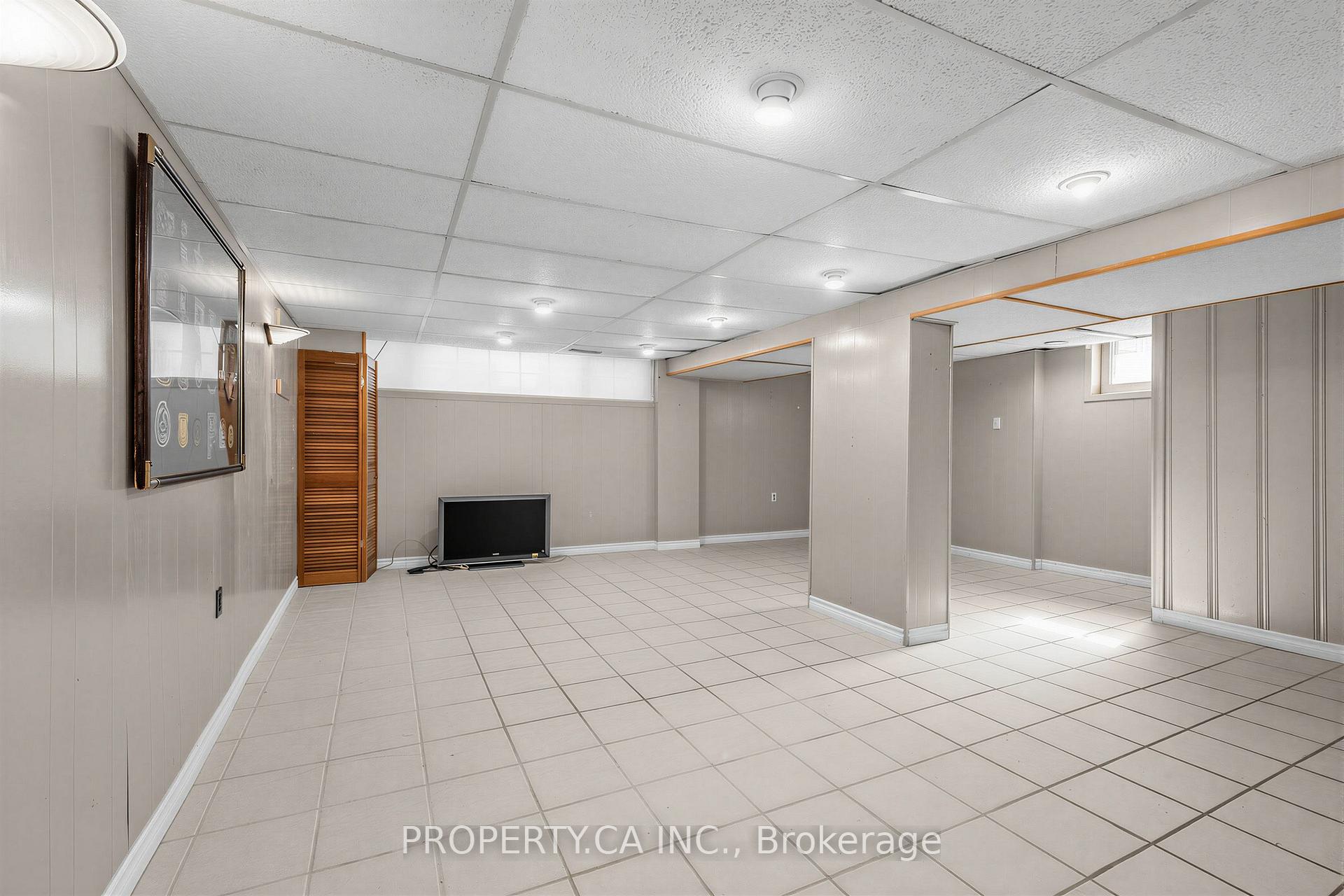 48 Santa Barbara Road, Toronto