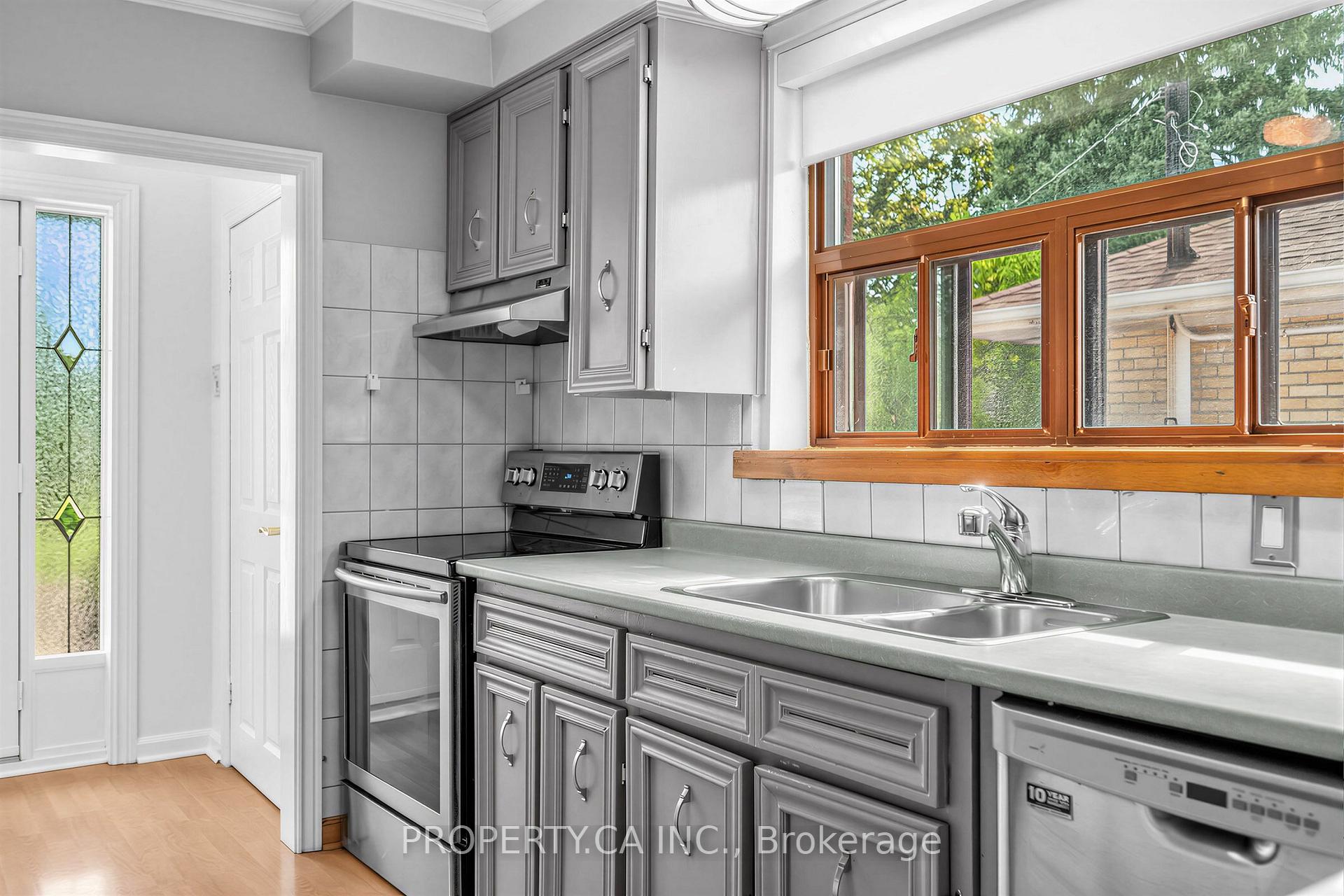 48 Santa Barbara Road, Toronto