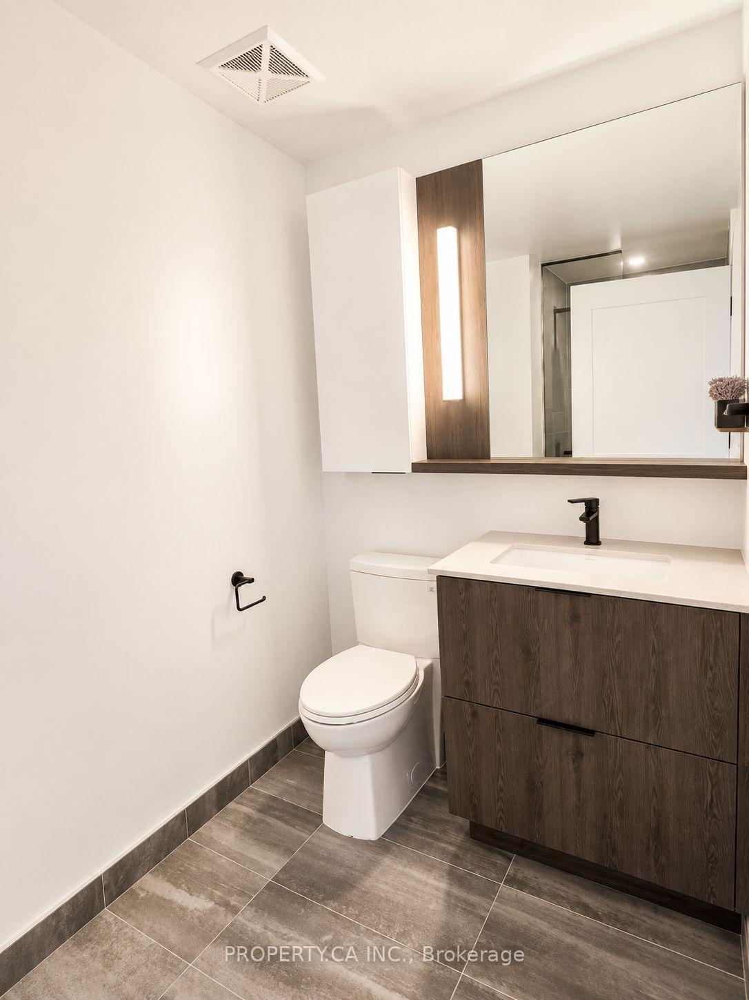 5 Defries Street 2105, Toronto Unit: 2105