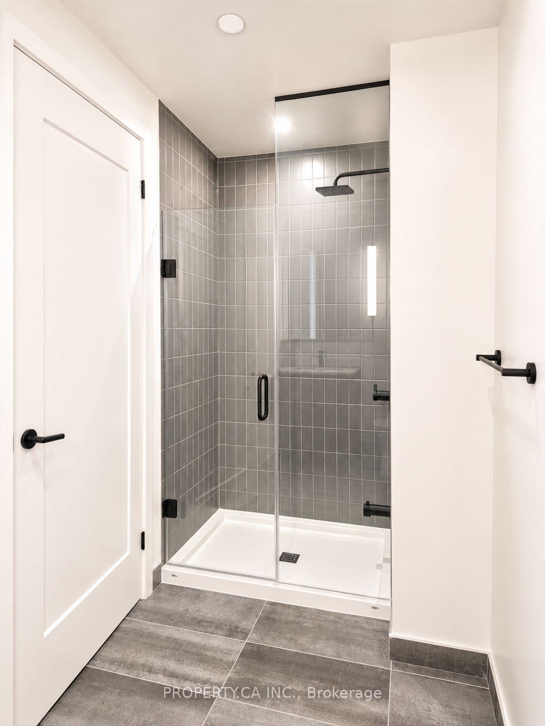 5 Defries Street 2105, Toronto Unit: 2105