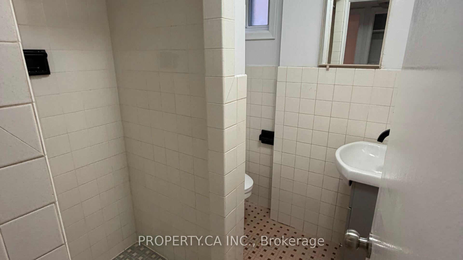 46 Hove Street Lower Level, Toronto Unit: Lower Level