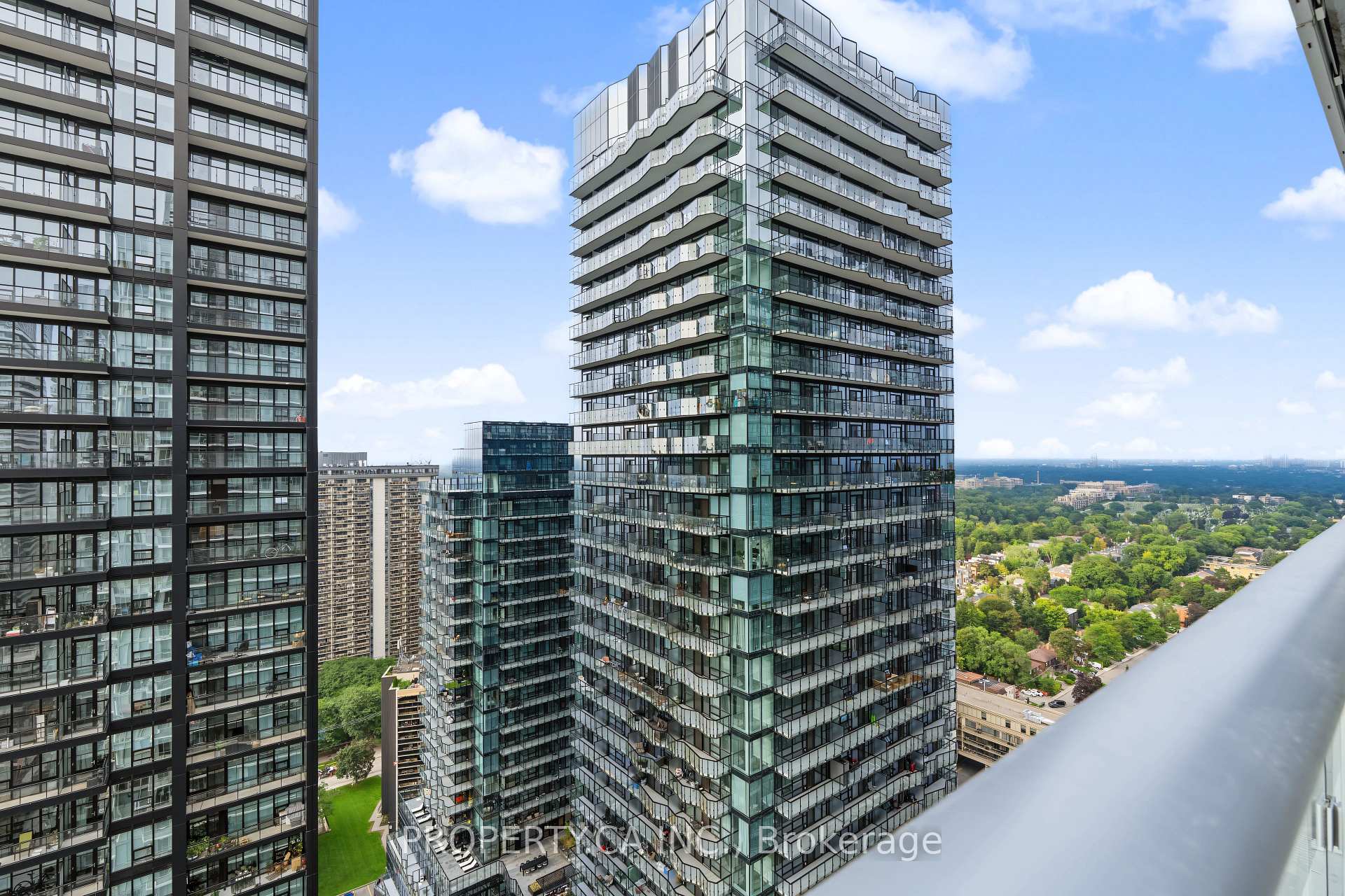 99 Broadway Avenue 3011, Toronto Unit: 3011