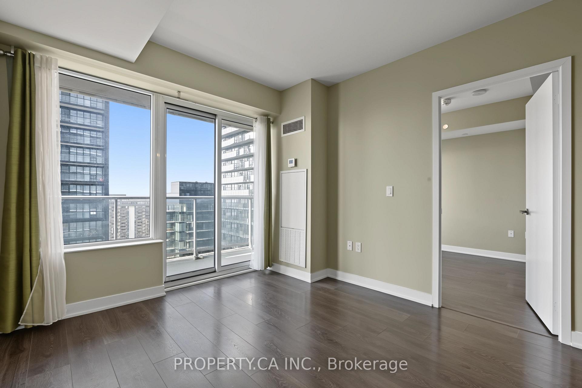 99 Broadway Avenue 3011, Toronto Unit: 3011