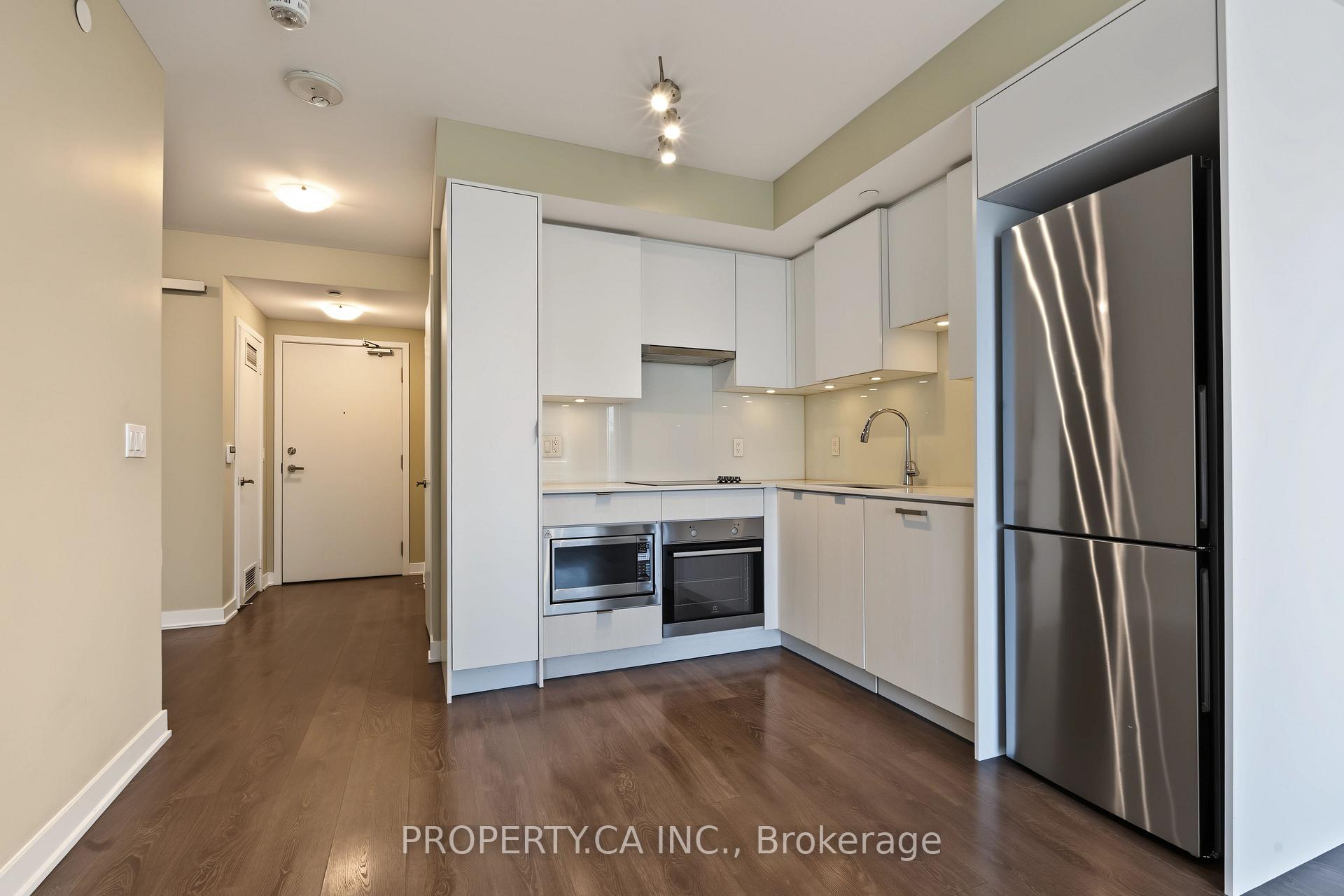 99 Broadway Avenue 3011, Toronto Unit: 3011