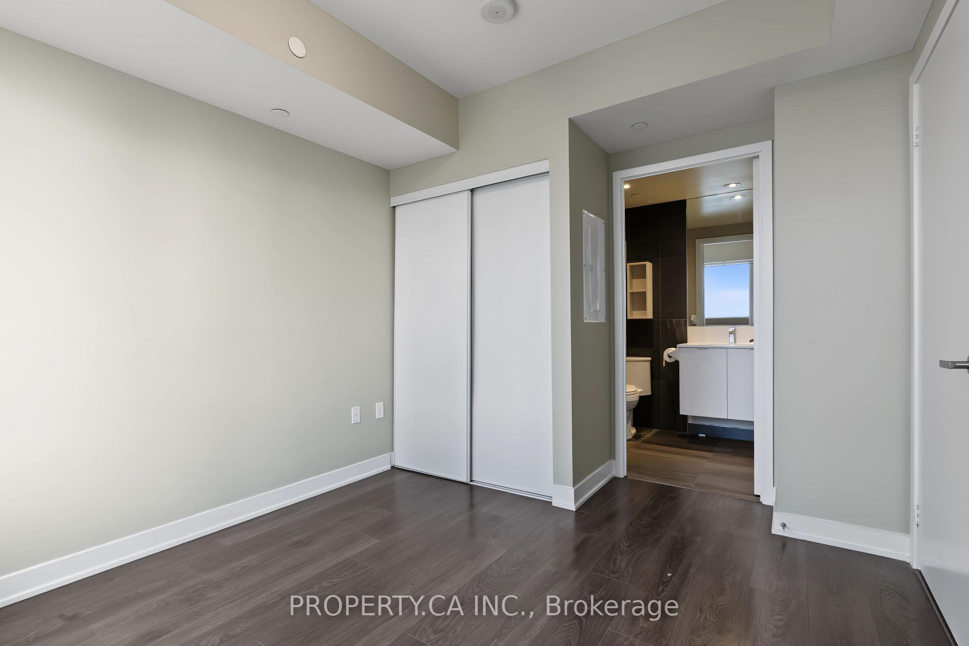 99 Broadway Avenue 3011, Toronto Unit: 3011