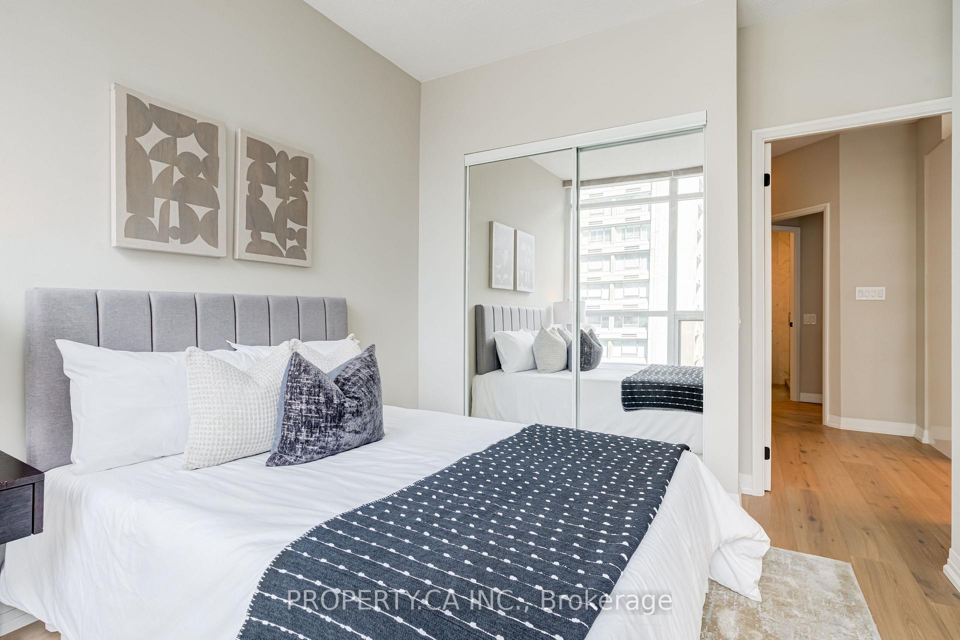 1121 Bay Street 904, Toronto Unit: 904