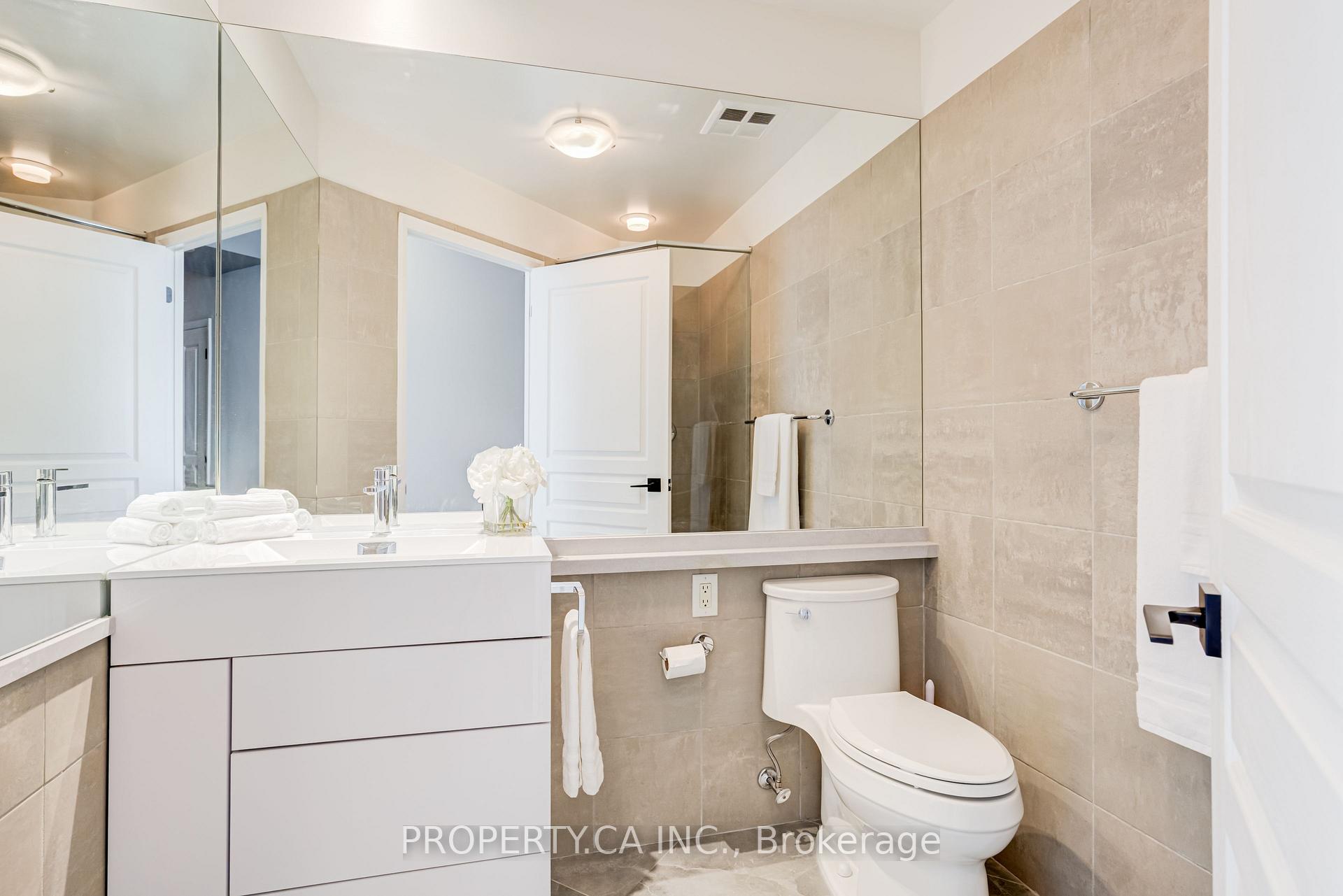 1121 Bay Street 904, Toronto Unit: 904