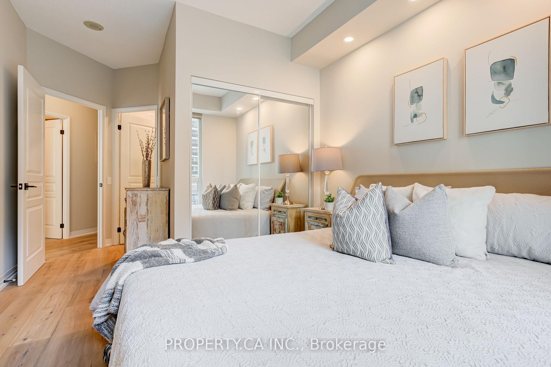 1121 Bay Street 904, Toronto Unit: 904