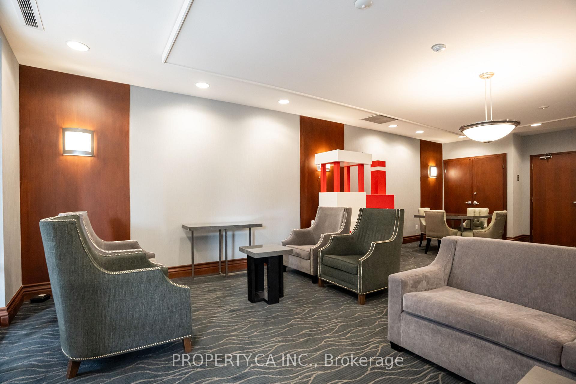 1121 Bay Street 904, Toronto Unit: 904