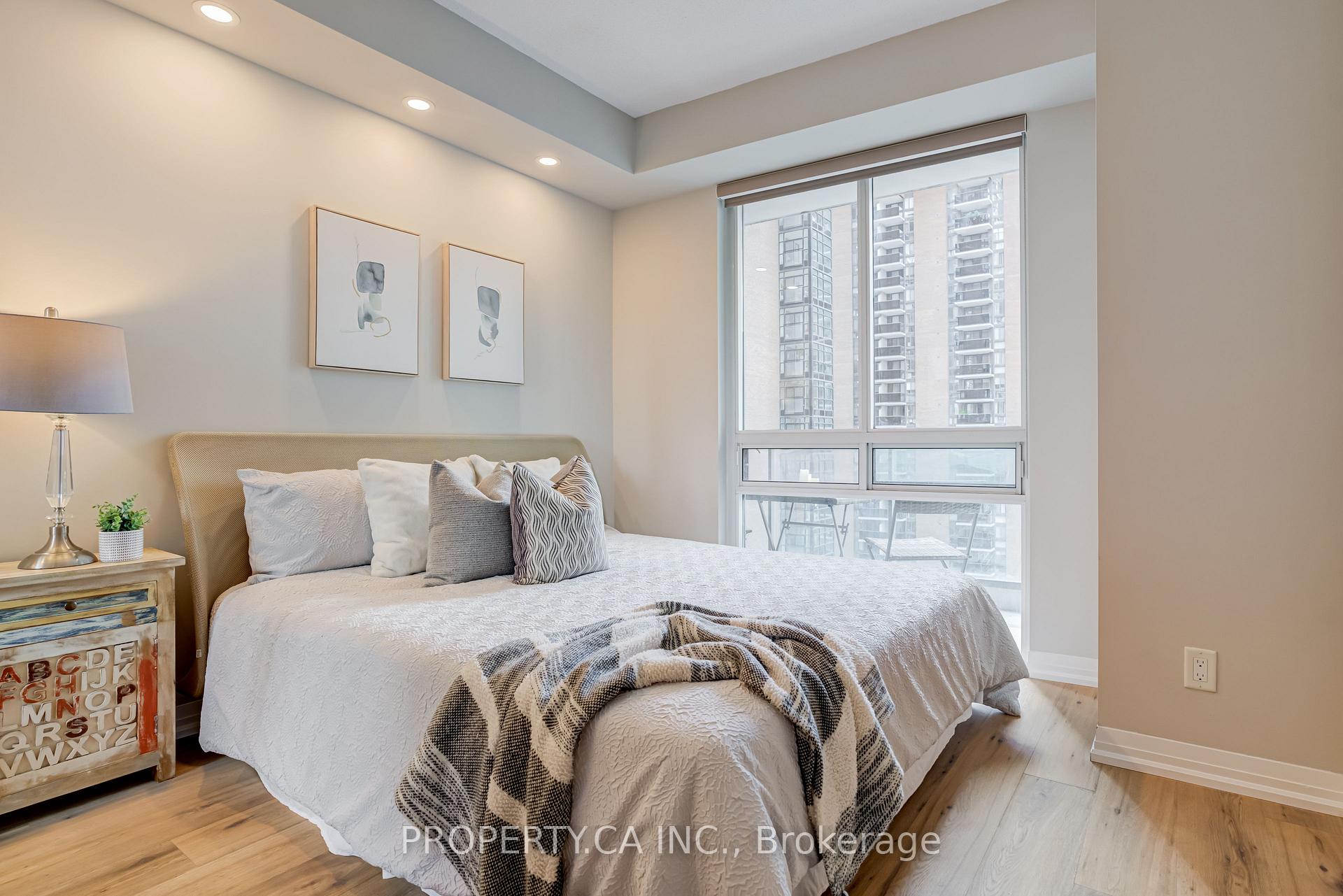 1121 Bay Street 904, Toronto Unit: 904