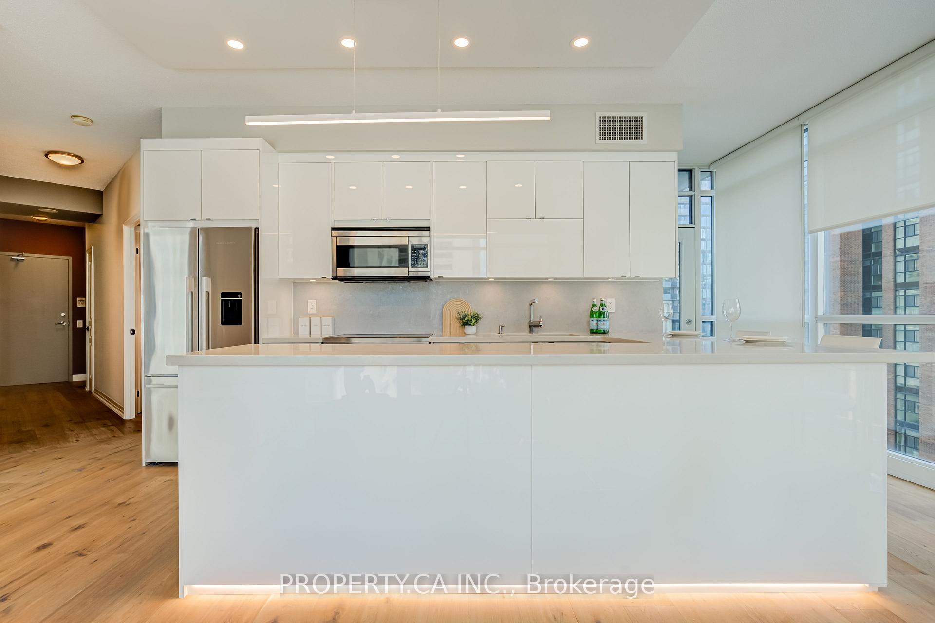 1121 Bay Street 904, Toronto Unit: 904