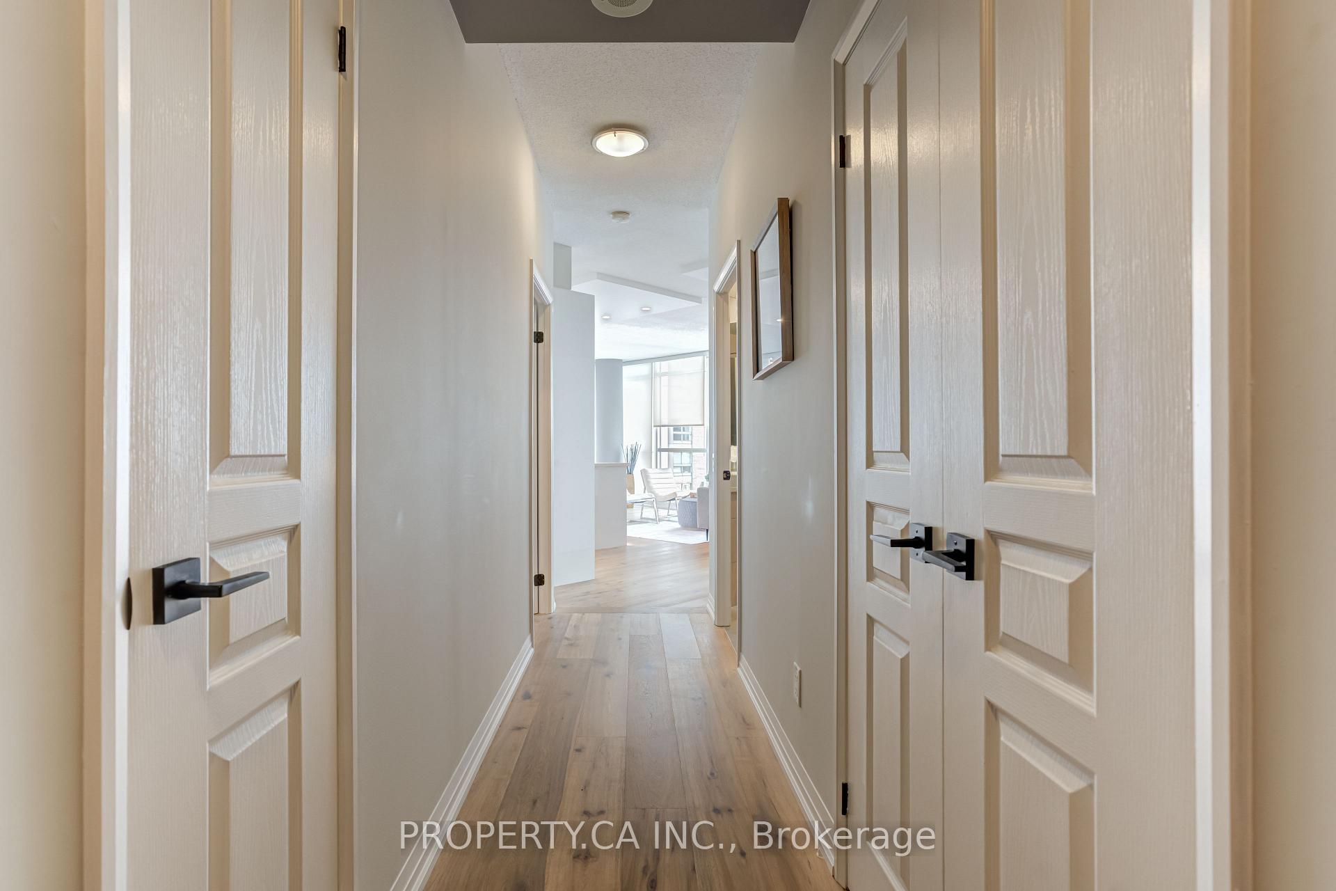 1121 Bay Street 904, Toronto Unit: 904