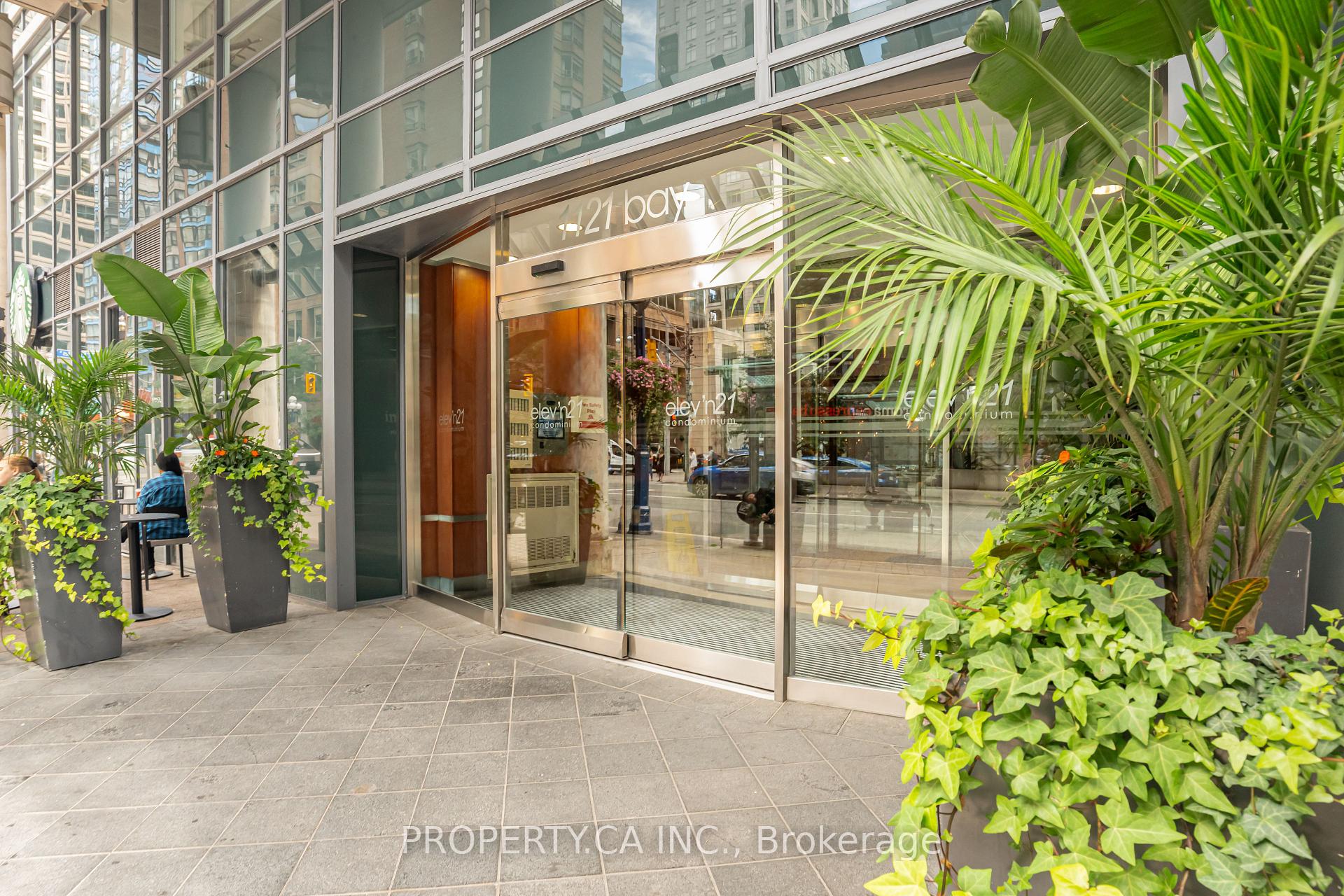 1121 Bay Street 904, Toronto Unit: 904