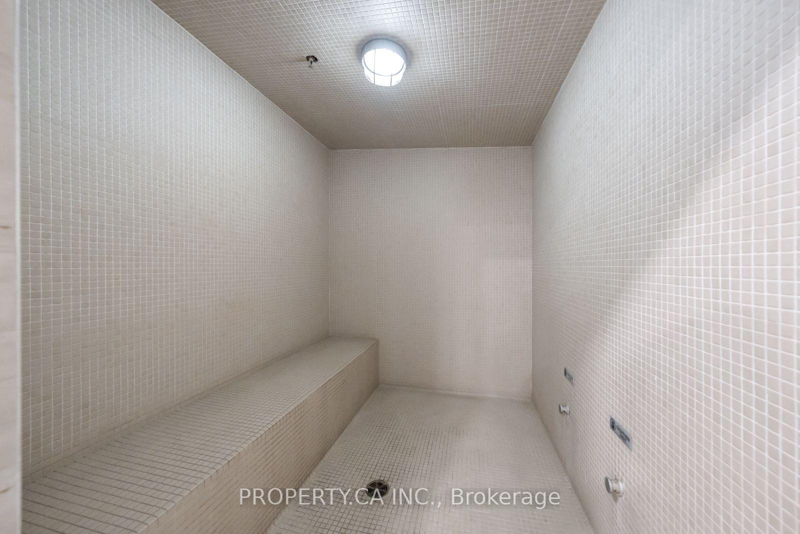 70 Roehampton Avenue 1415, Toronto Unit: 1415