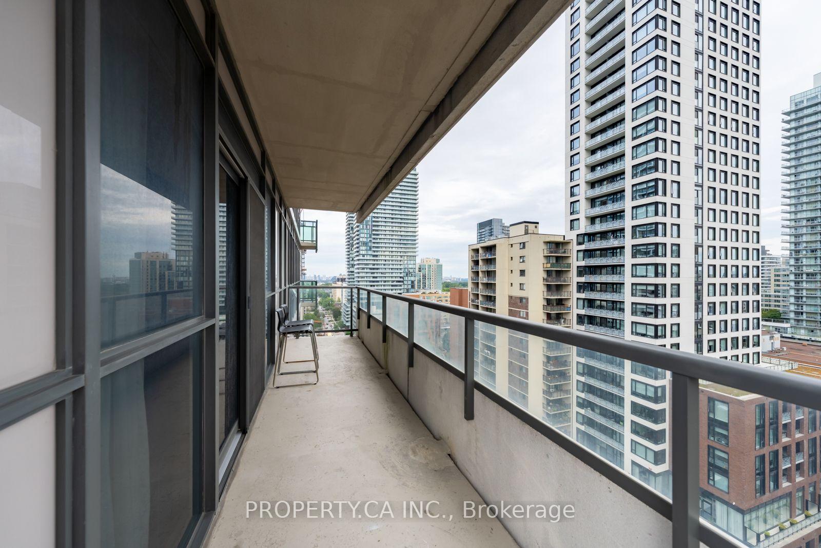 70 Roehampton Avenue 1415, Toronto Unit: 1415