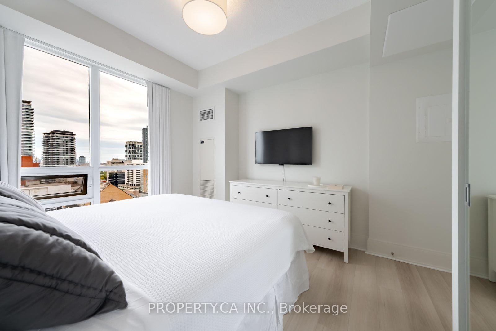 70 Roehampton Avenue 1415, Toronto Unit: 1415