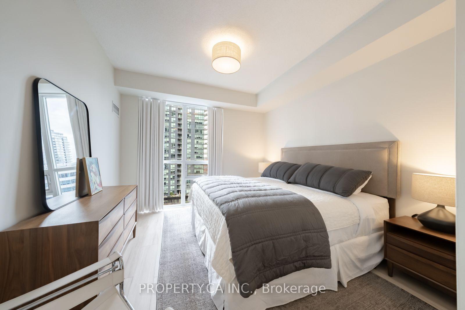 70 Roehampton Avenue 1415, Toronto Unit: 1415