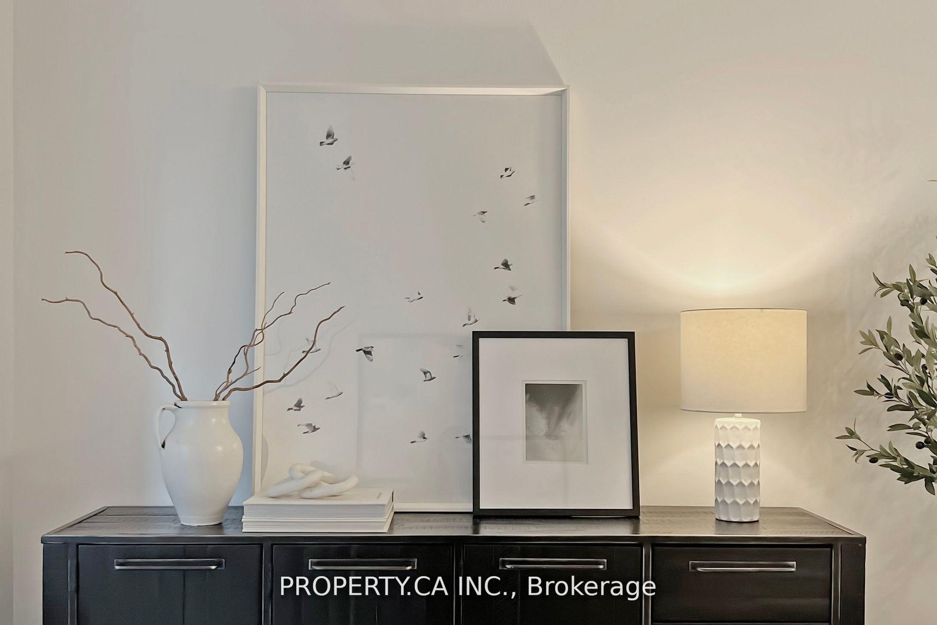 1121 Bay Street 301, Toronto Unit: 301