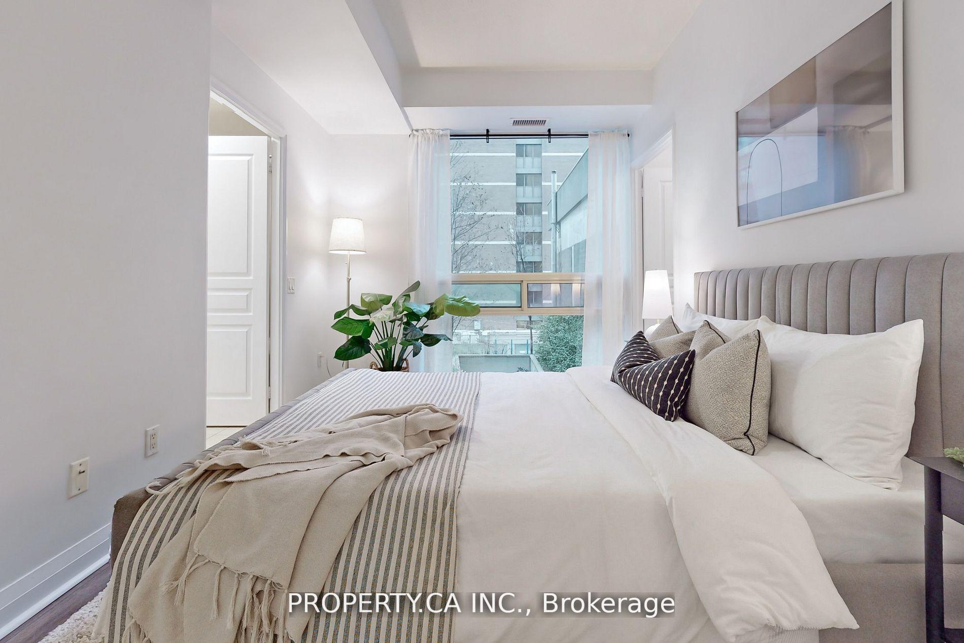 1121 Bay Street 301, Toronto Unit: 301