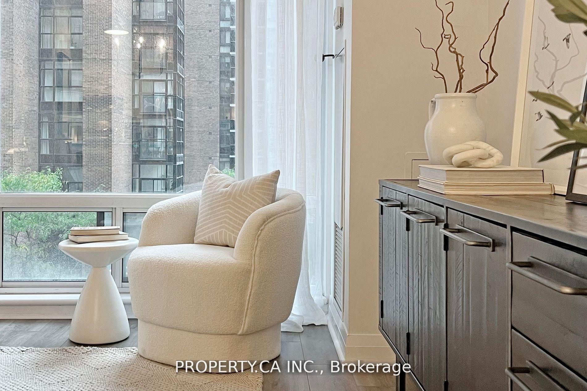 1121 Bay Street 301, Toronto Unit: 301