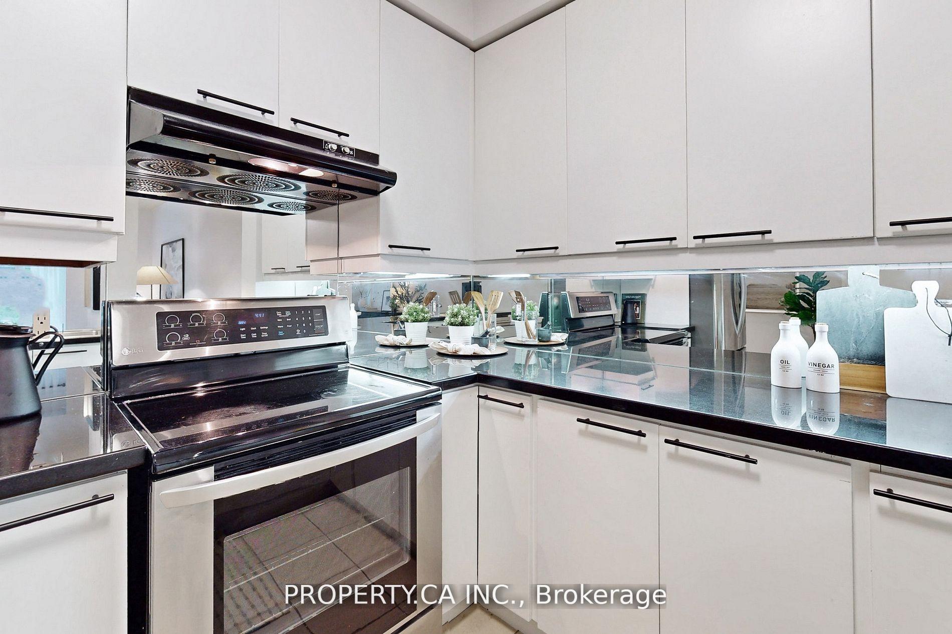 1121 Bay Street 301, Toronto Unit: 301