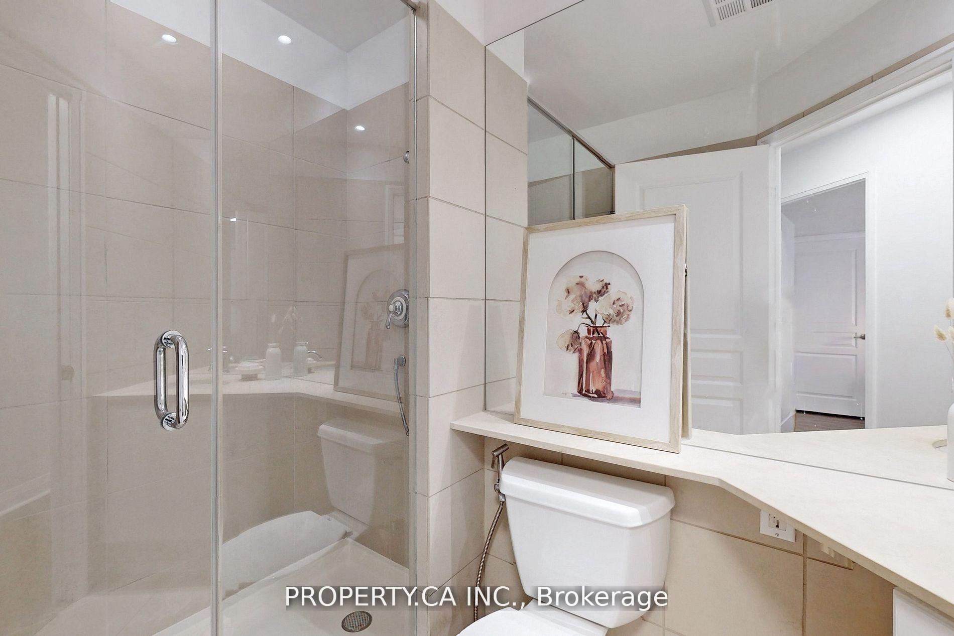 1121 Bay Street 301, Toronto Unit: 301