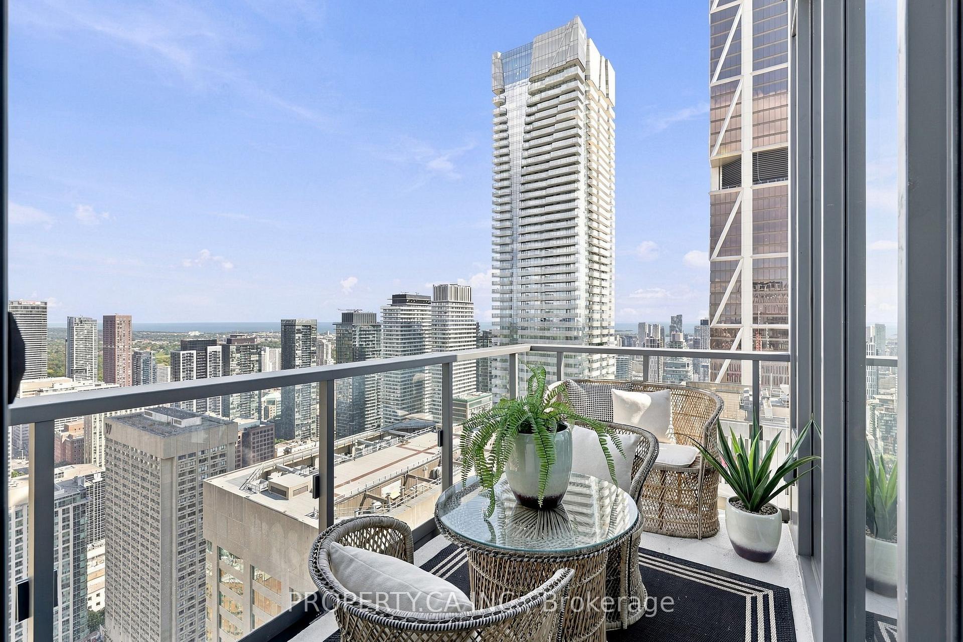 8 Cumberland Street 5104, Toronto Unit: 5104