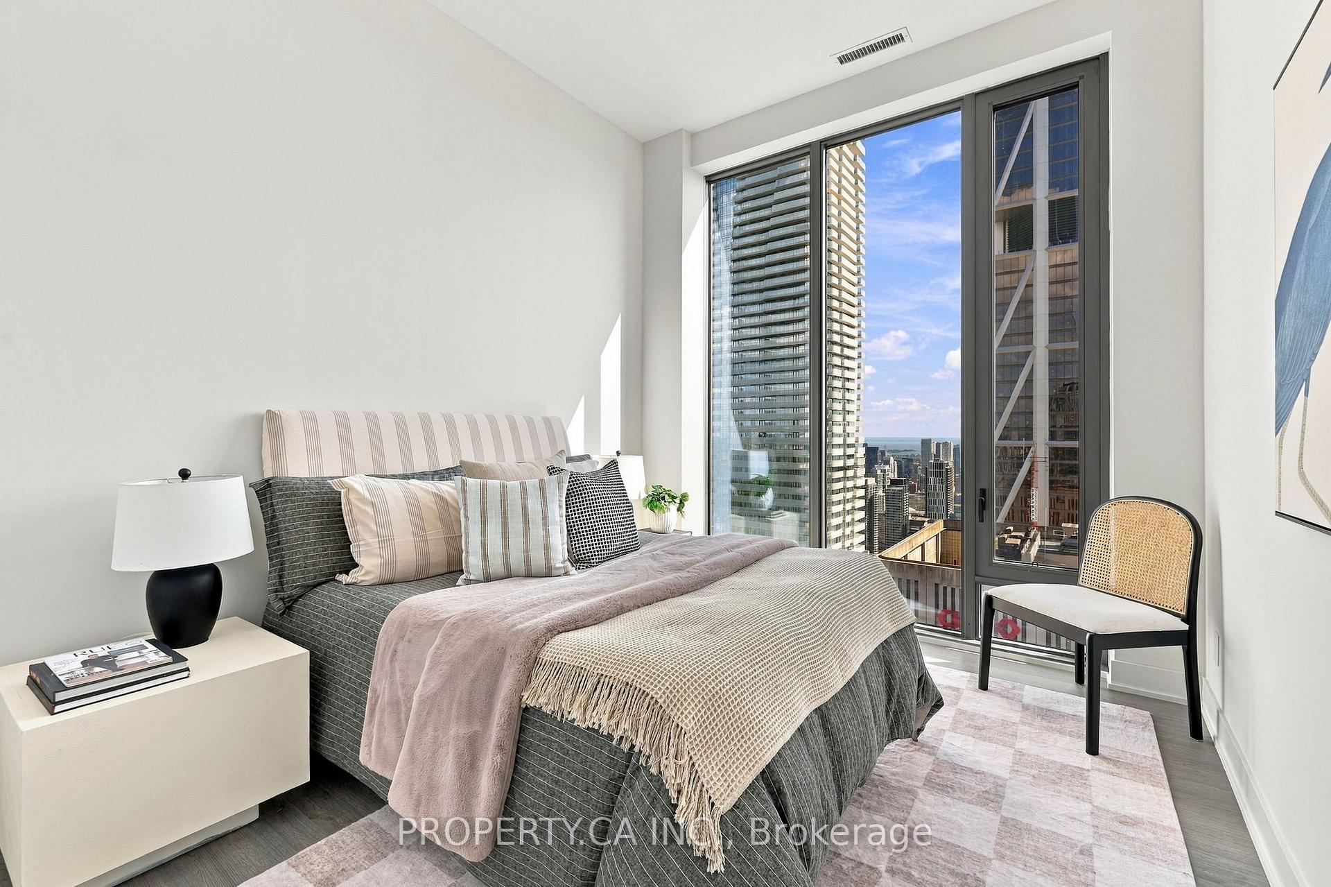 8 Cumberland Street 5104, Toronto Unit: 5104