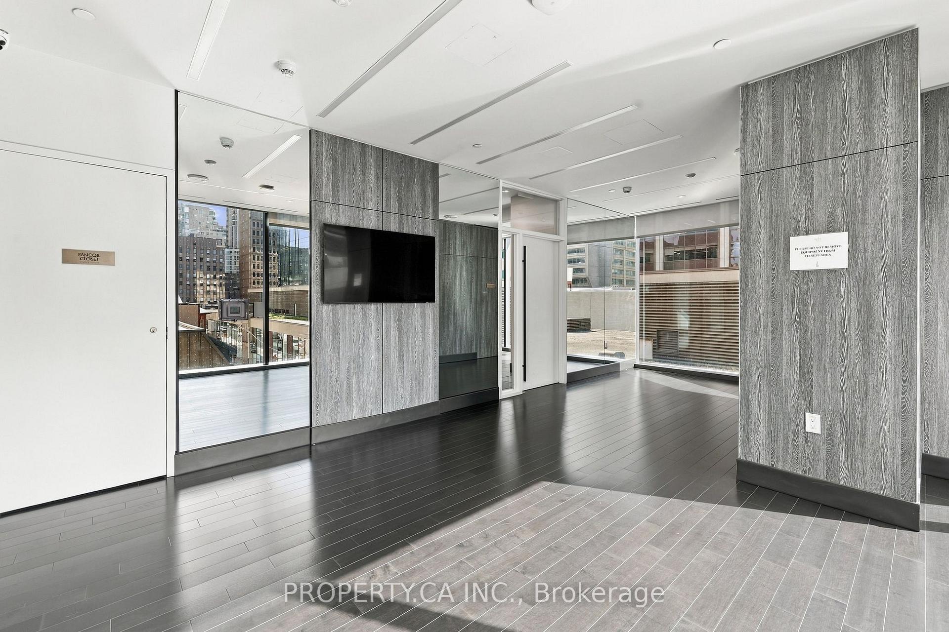 8 Cumberland Street 5104, Toronto Unit: 5104
