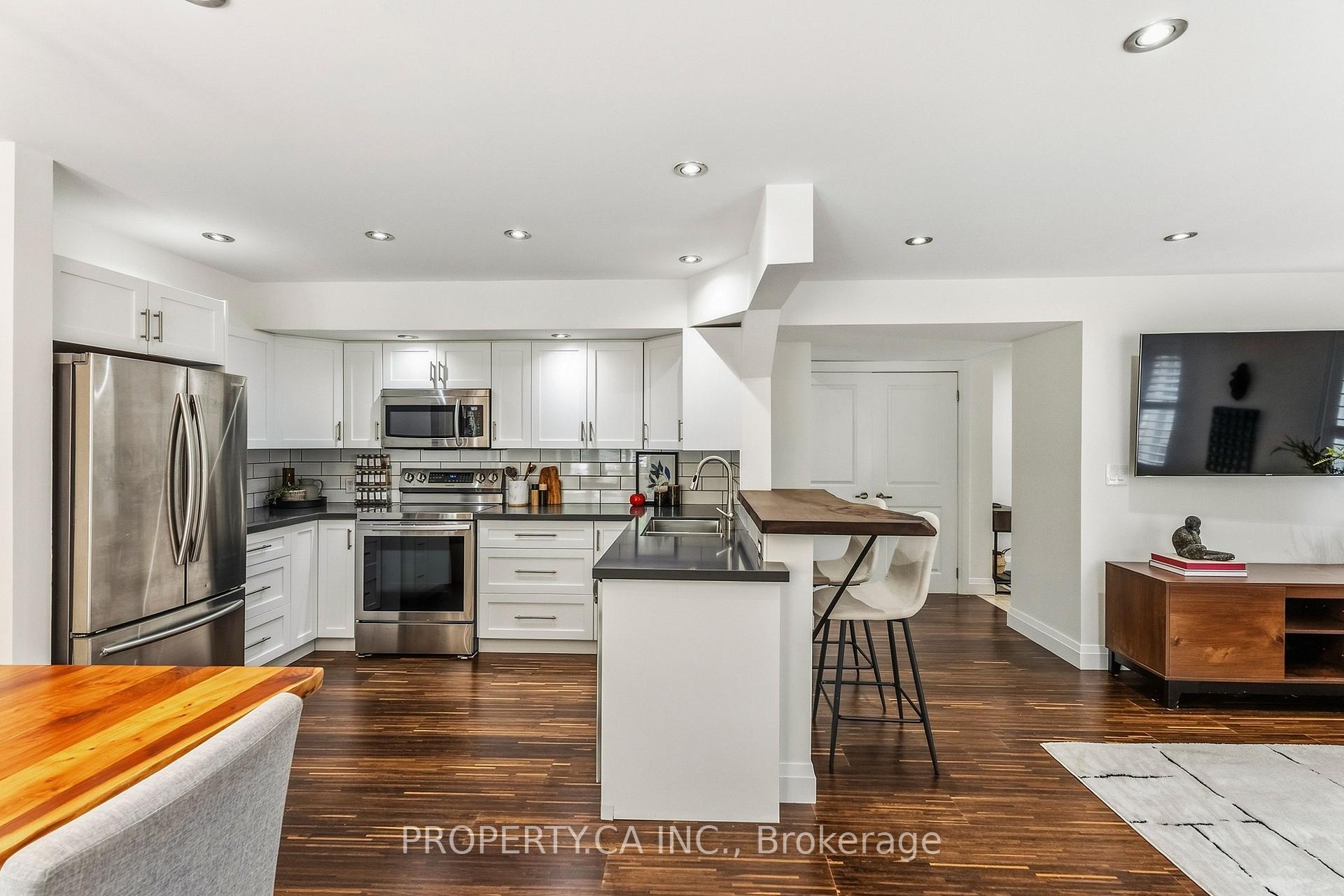208 Niagara Street Th2, Toronto Unit: Th2