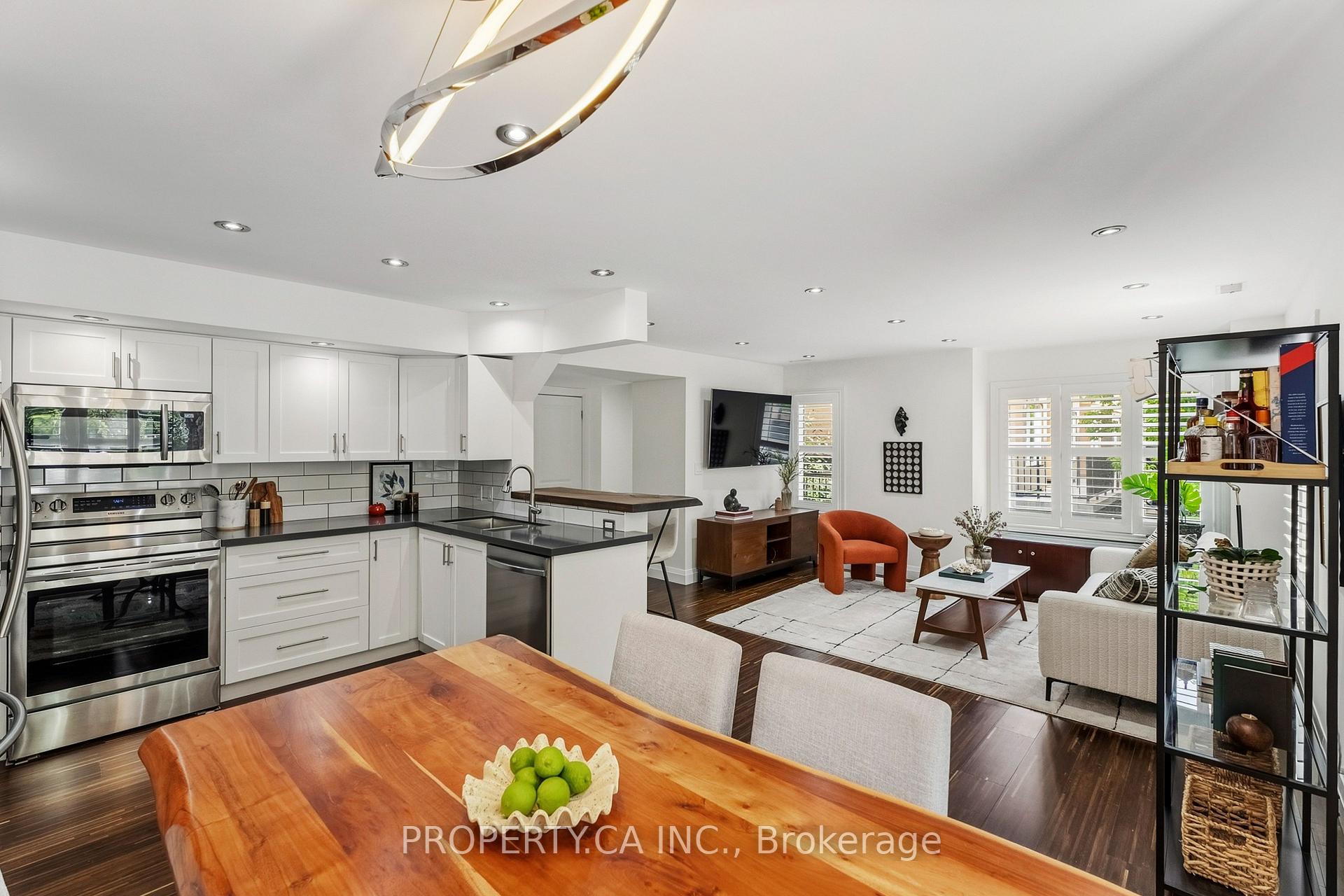 208 Niagara Street Th2, Toronto Unit: Th2