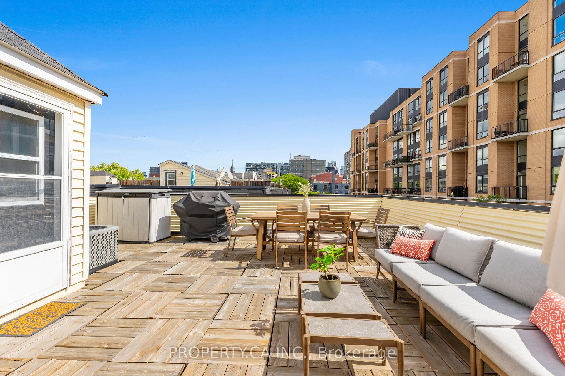 208 Niagara Street Th2, Toronto Unit: Th2