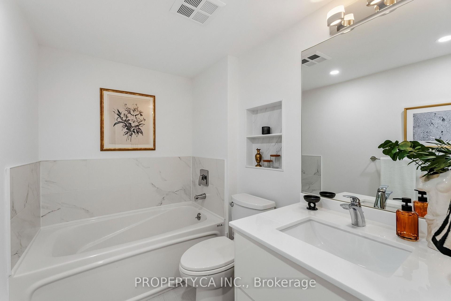 208 Niagara Street Th2, Toronto Unit: Th2