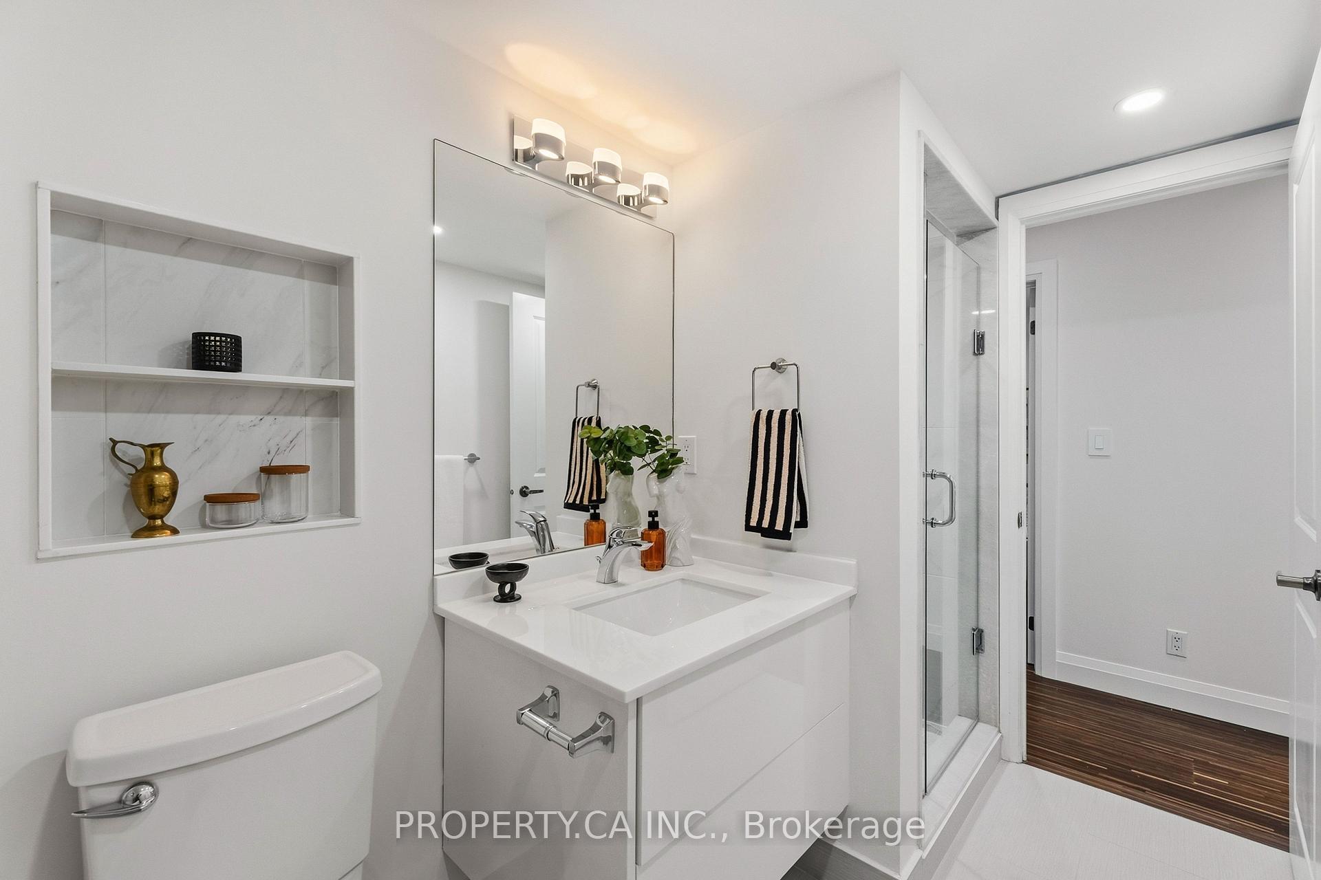 208 Niagara Street Th2, Toronto Unit: Th2
