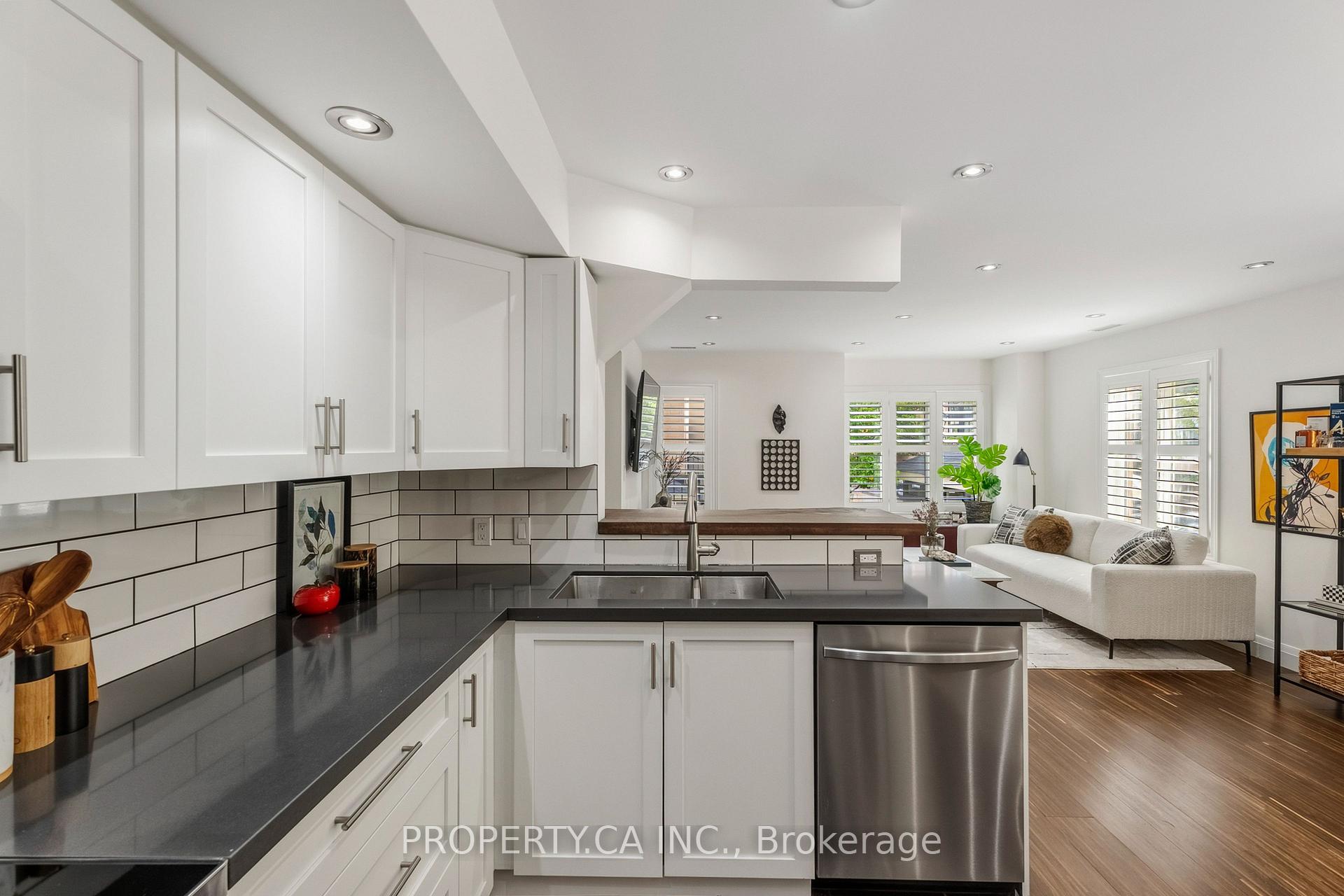 208 Niagara Street Th2, Toronto Unit: Th2