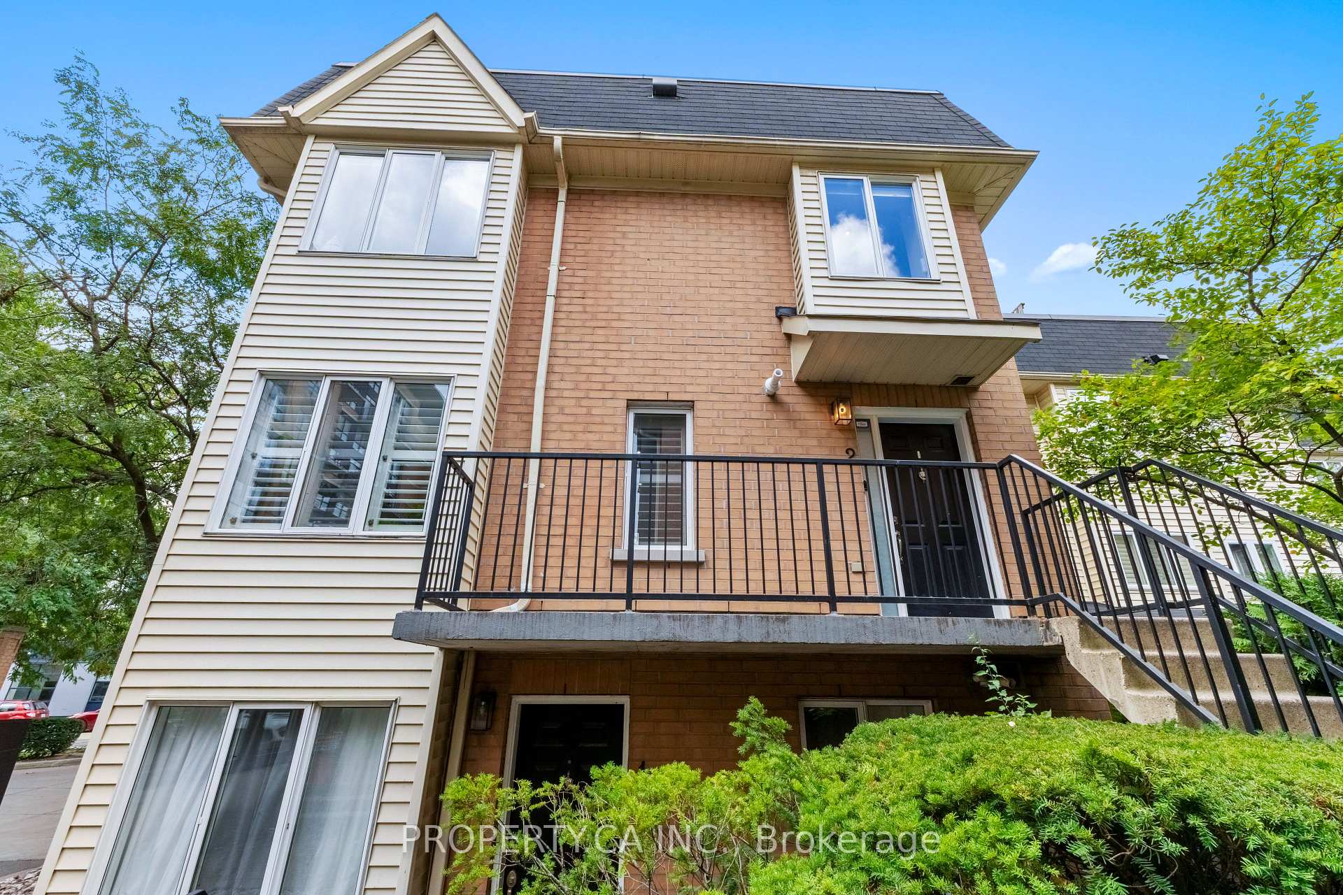 208 Niagara Street Th2, Toronto Unit: Th2