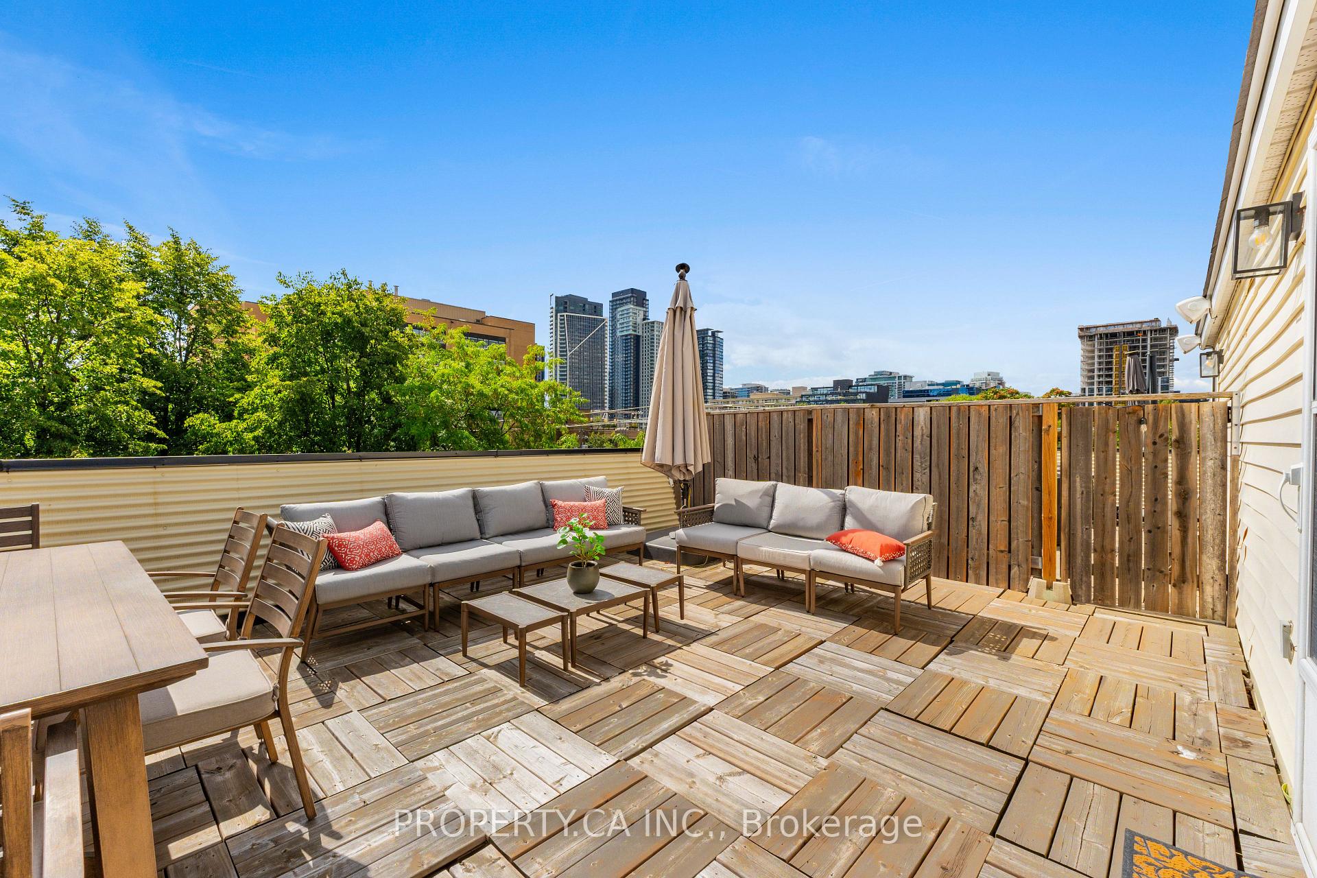208 Niagara Street Th2, Toronto Unit: Th2