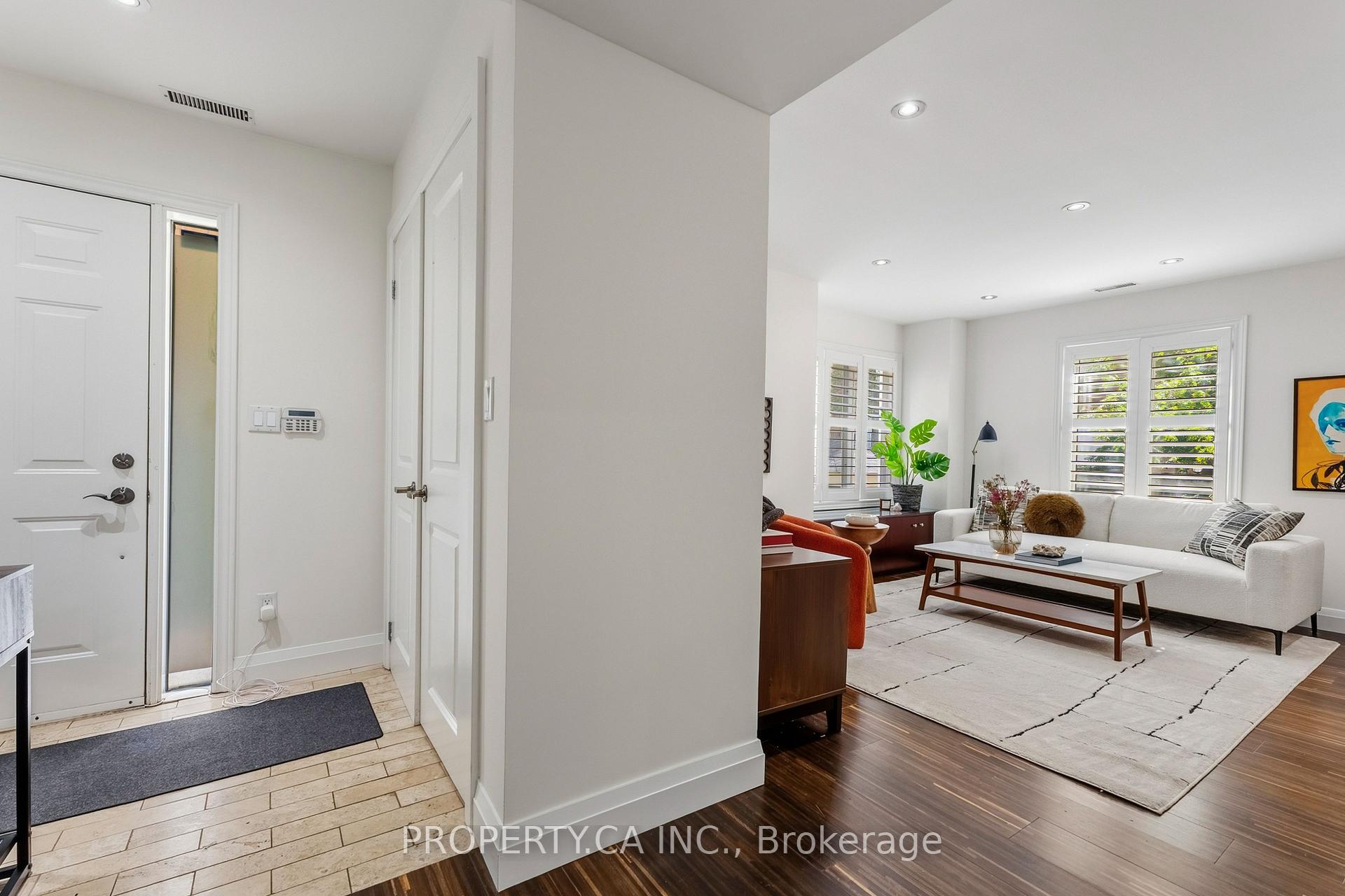 208 Niagara Street Th2, Toronto Unit: Th2