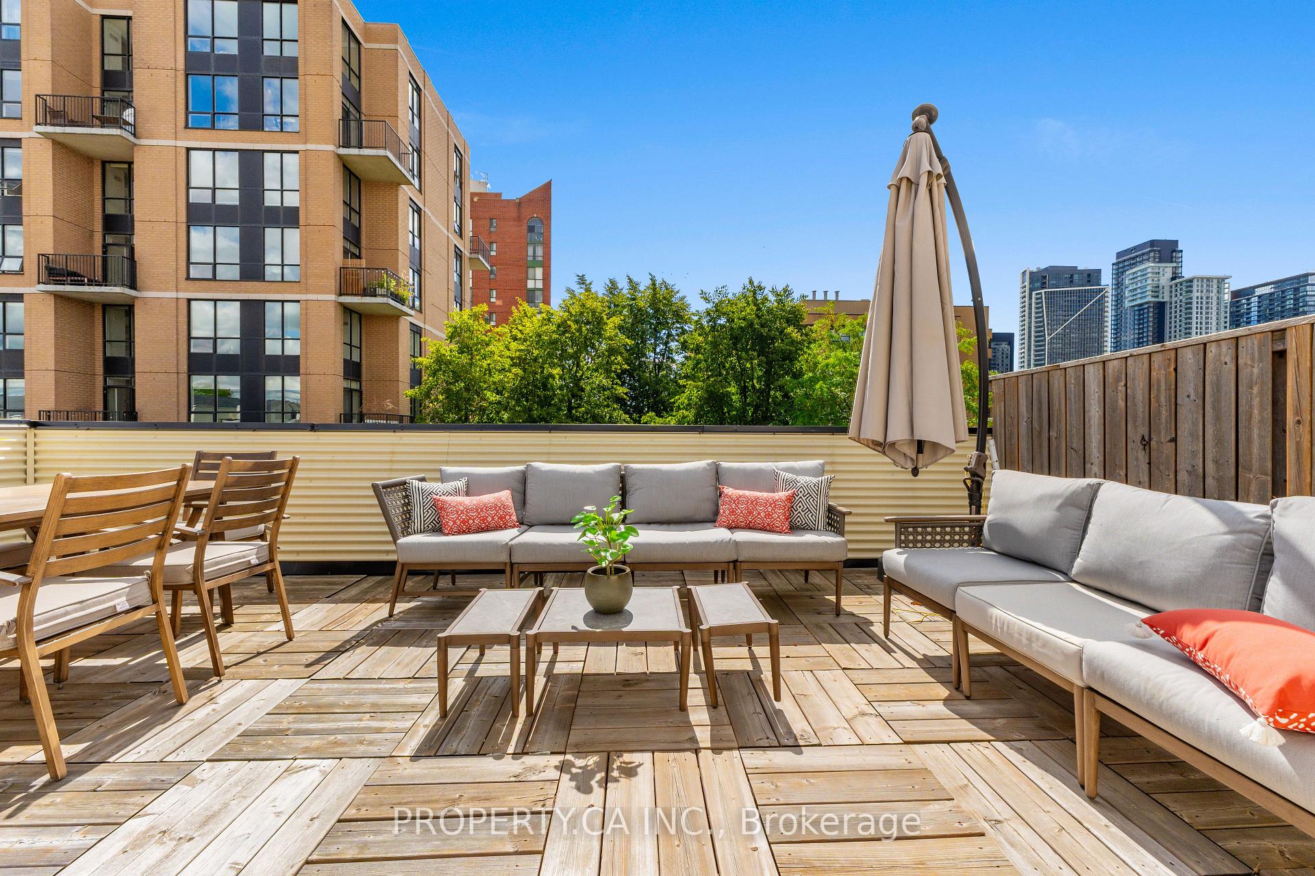208 Niagara Street Th2, Toronto Unit: Th2