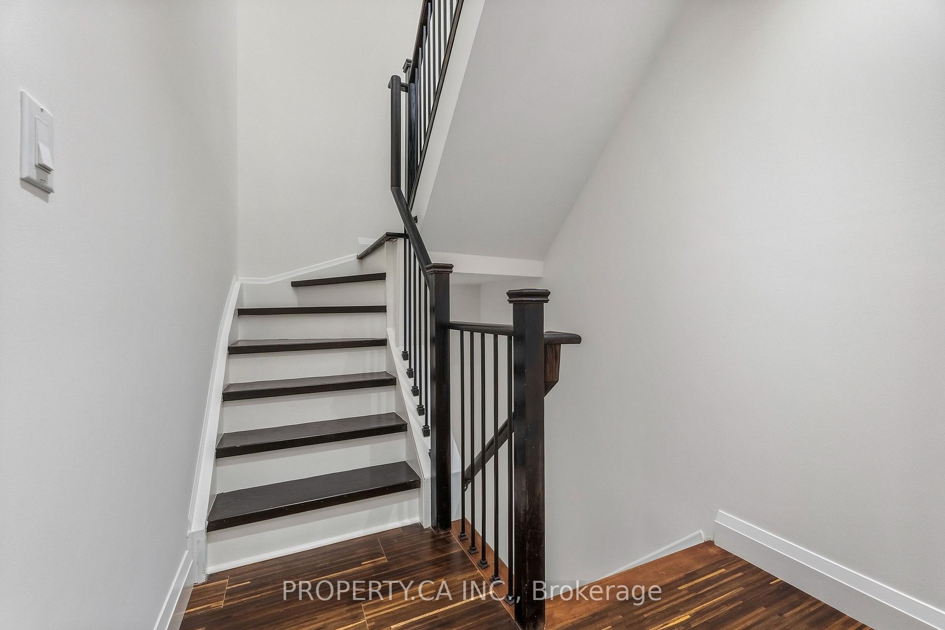 208 Niagara Street Th2, Toronto Unit: Th2