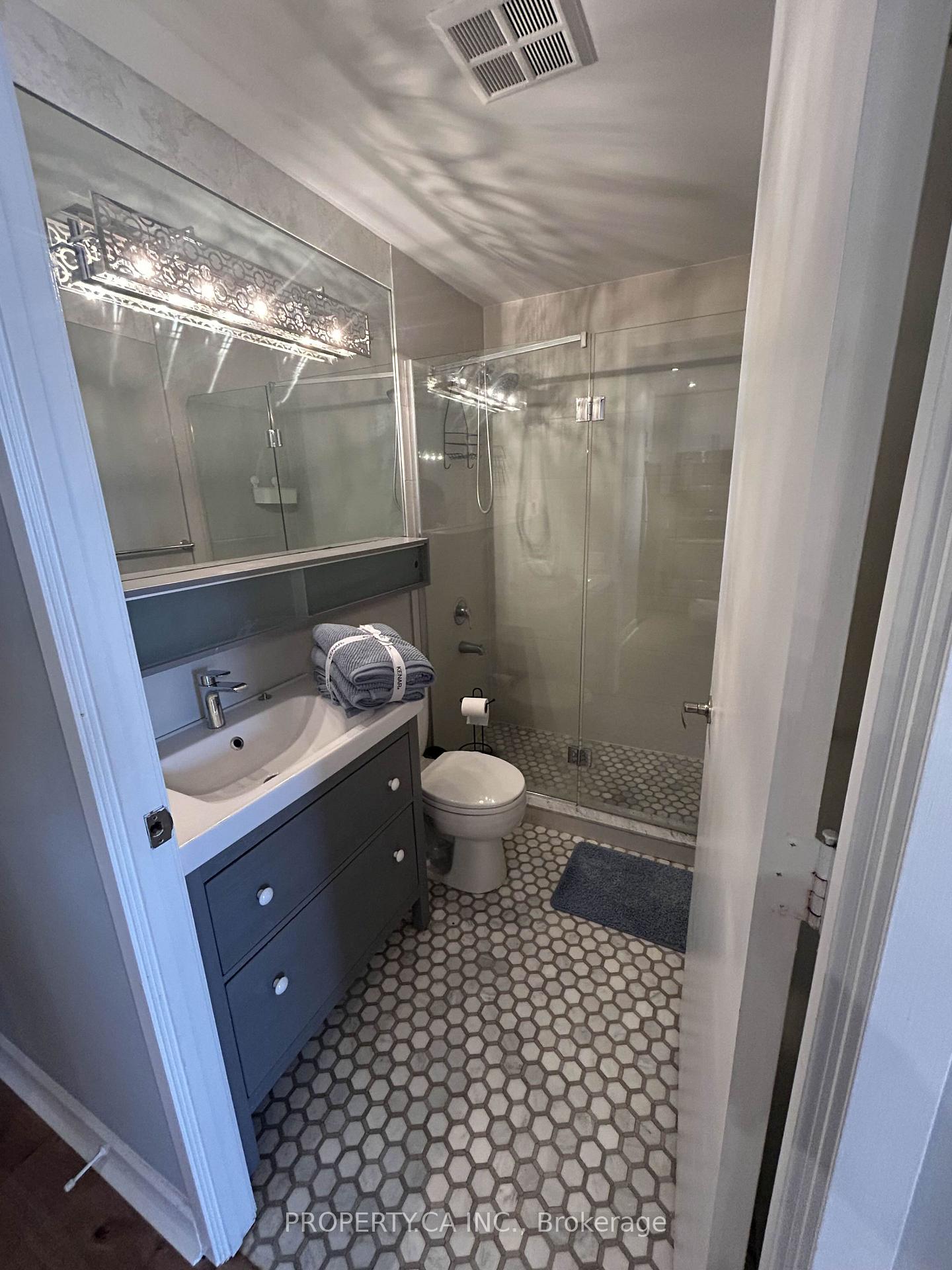 85 Bloor Street E 1503, Toronto Unit: 1503