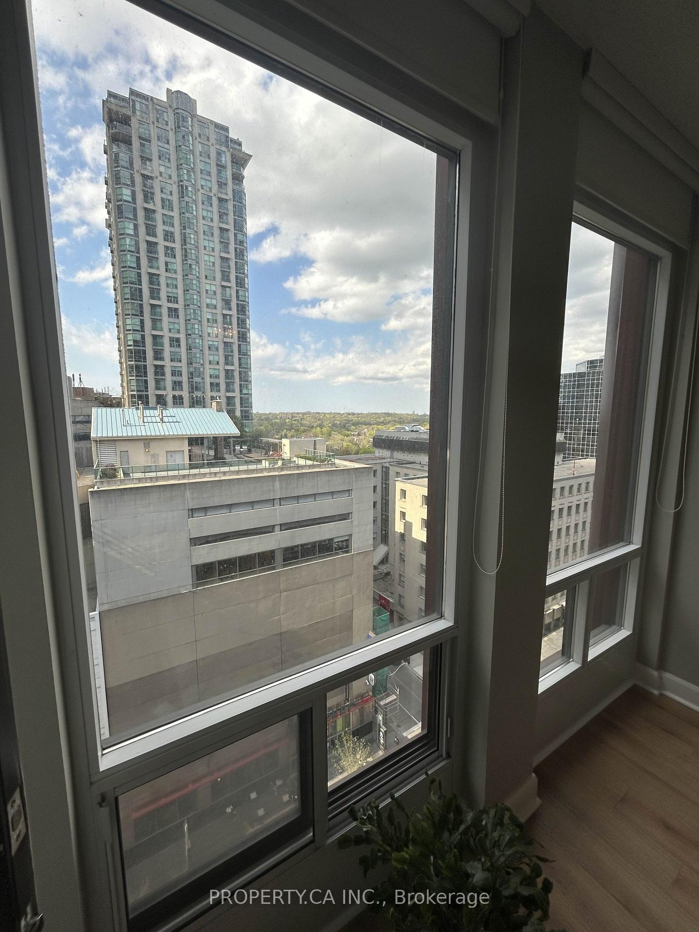 85 Bloor Street E 1503, Toronto Unit: 1503