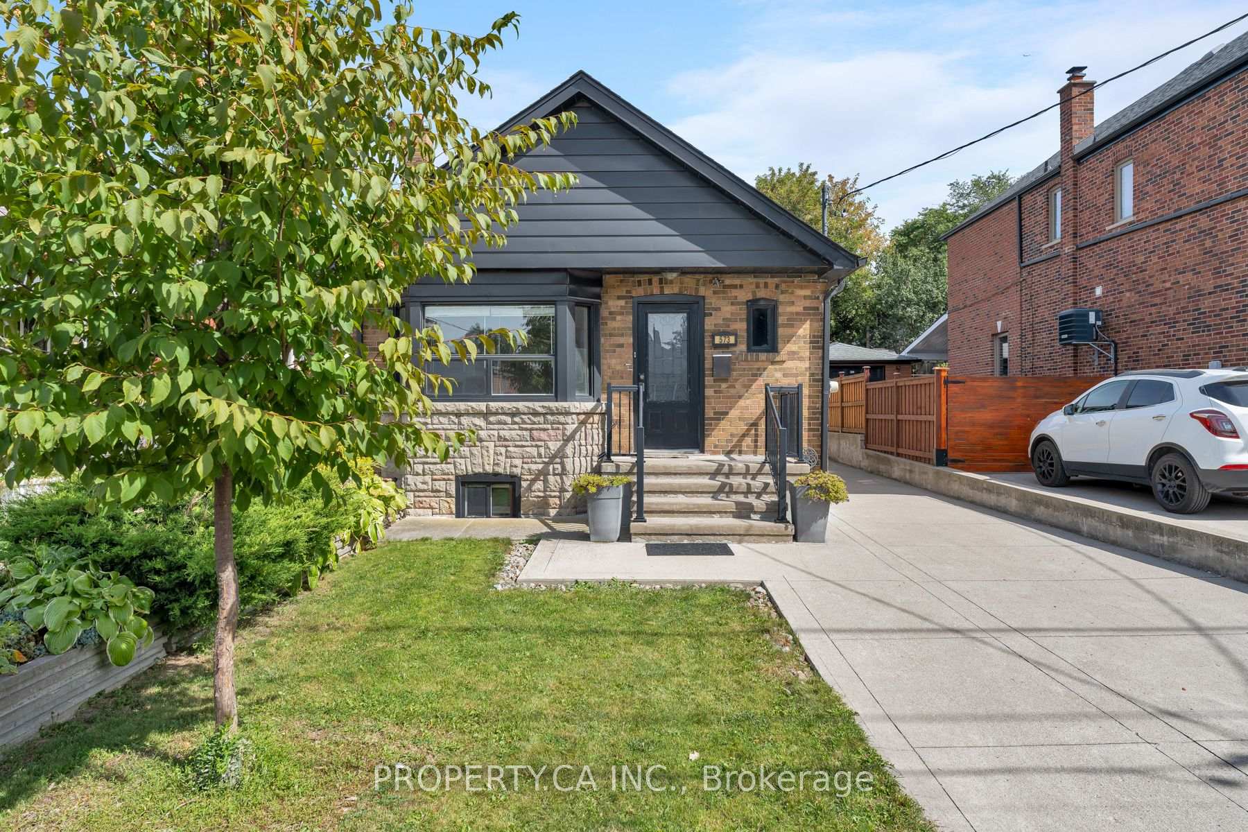 573 Northcliffe Boulevard, Toronto