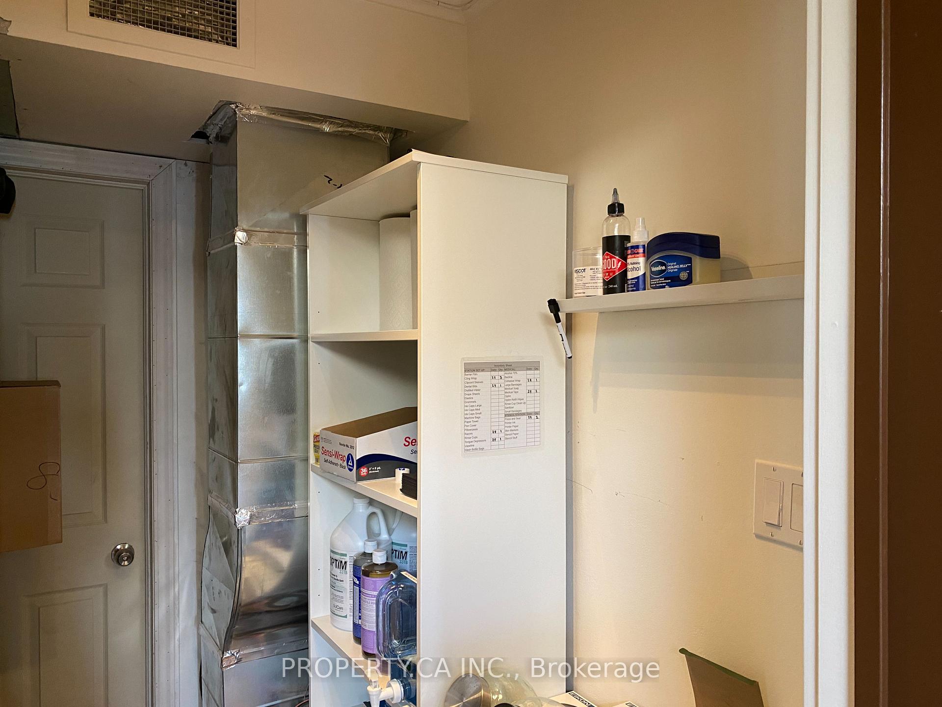 1554 Dundas Street 4, Toronto Unit: 4